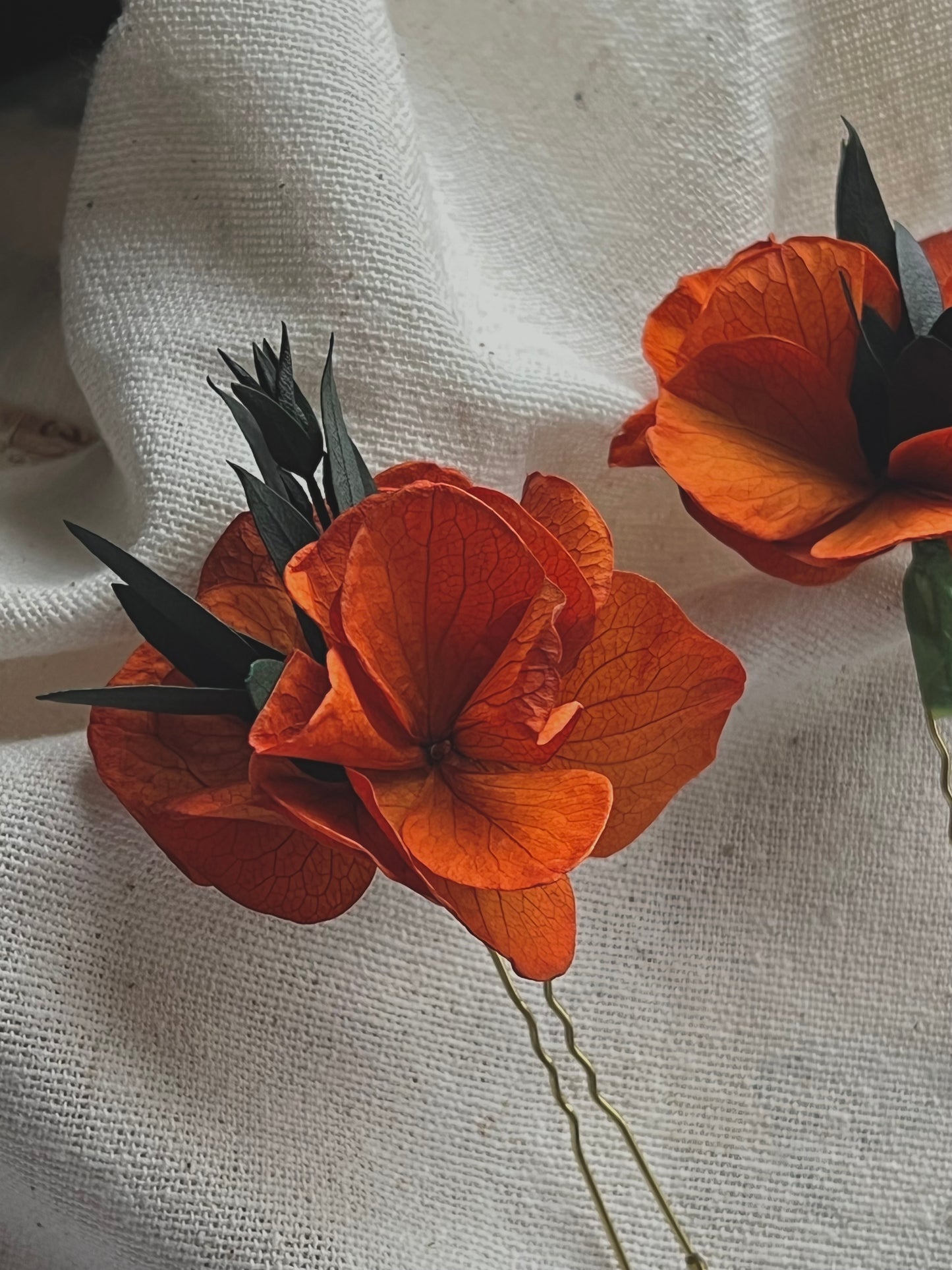 Terracotta Orange Floral Hair Pins, Autumnal Dried Flower Hair Pins, Orange and Green Wedding Hair Pin Set