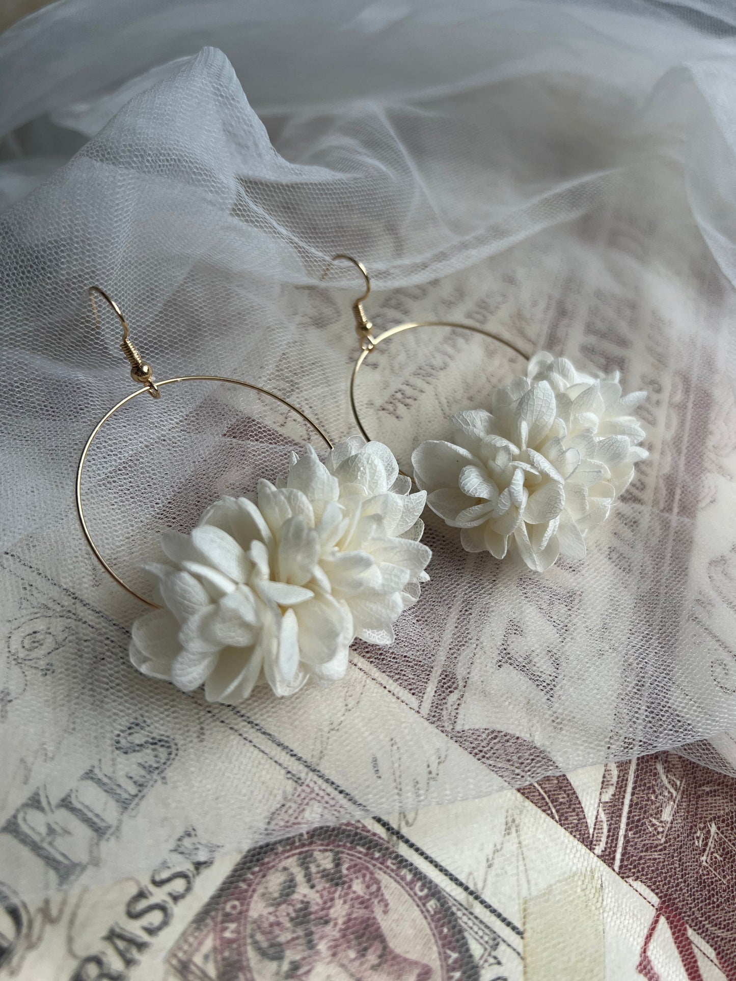 Gold or Silver plated Bohemian Bridal Flower Earrings, Bridal jewelry UK, White Hydrangea Earrings, Boho Wedding Flowers, Gold Plated Minimal Jewelry