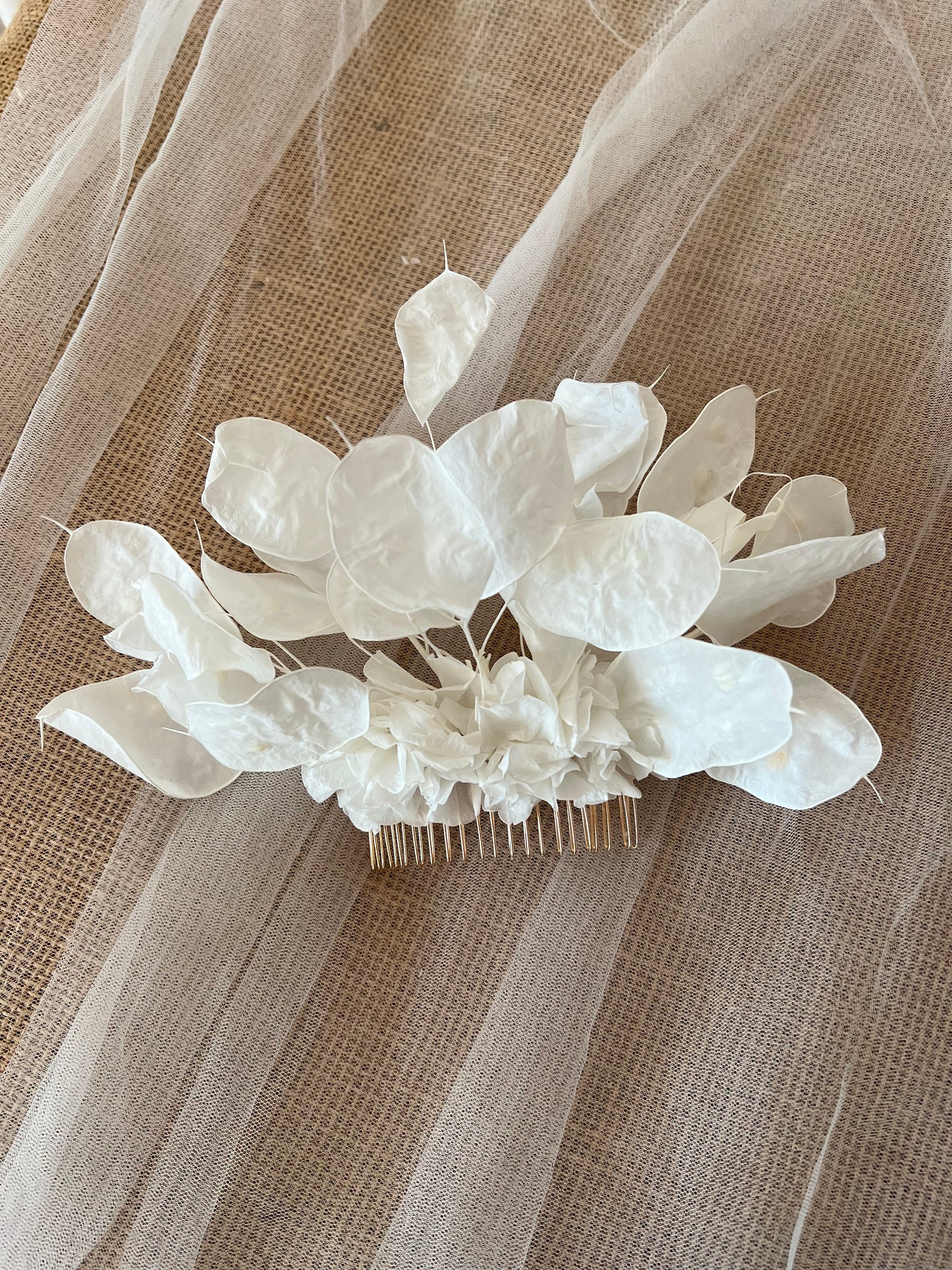 White Floral Statement Hair Comb, Preserved Honesty Headpiece, Modern Lunaria Wedding Headdress, Boho Bridal Hair Accessories