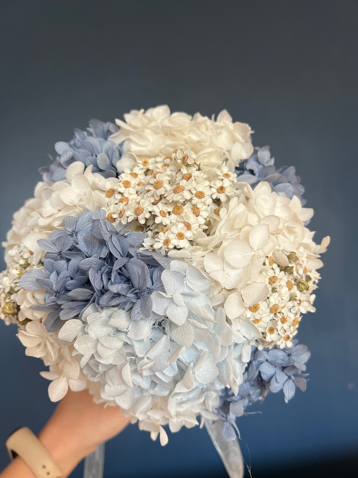 Dusky Blue Hydrangea and Dried Daisy Headband, Dusty Blue Wedding Flowers, Light Blue and Daisy Headpiece, Hydrangea Wedding Bouquet Boho