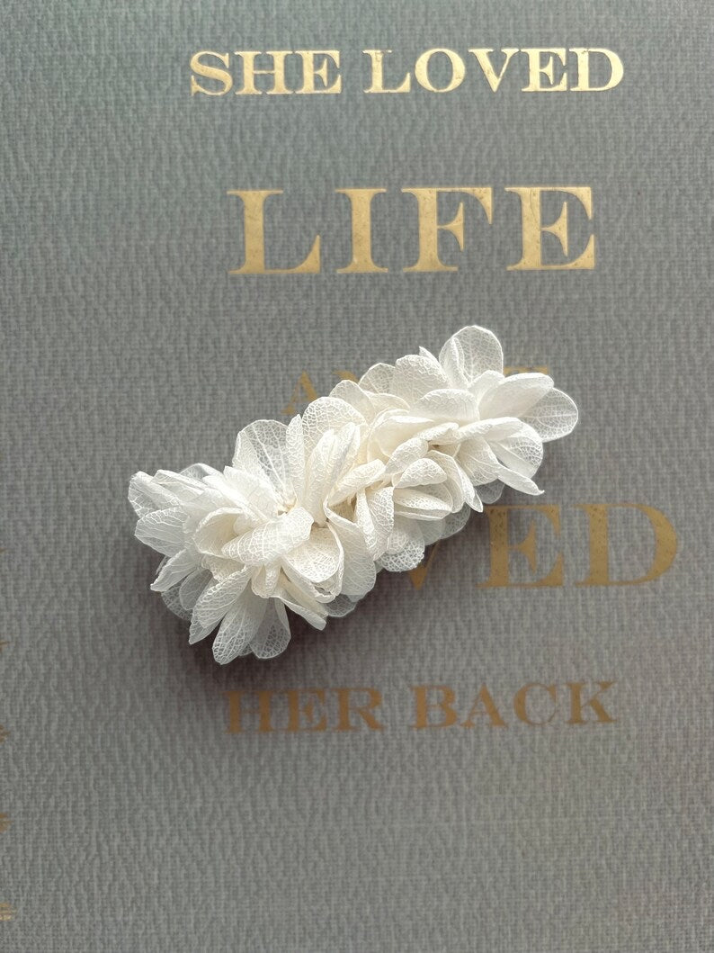 White Flower Barrette, Boho Bridal Headpiece, Preserved Hydrangea, Bohemian Wedding Accessories, Stabilised Flower Headband, Bride Headpiece