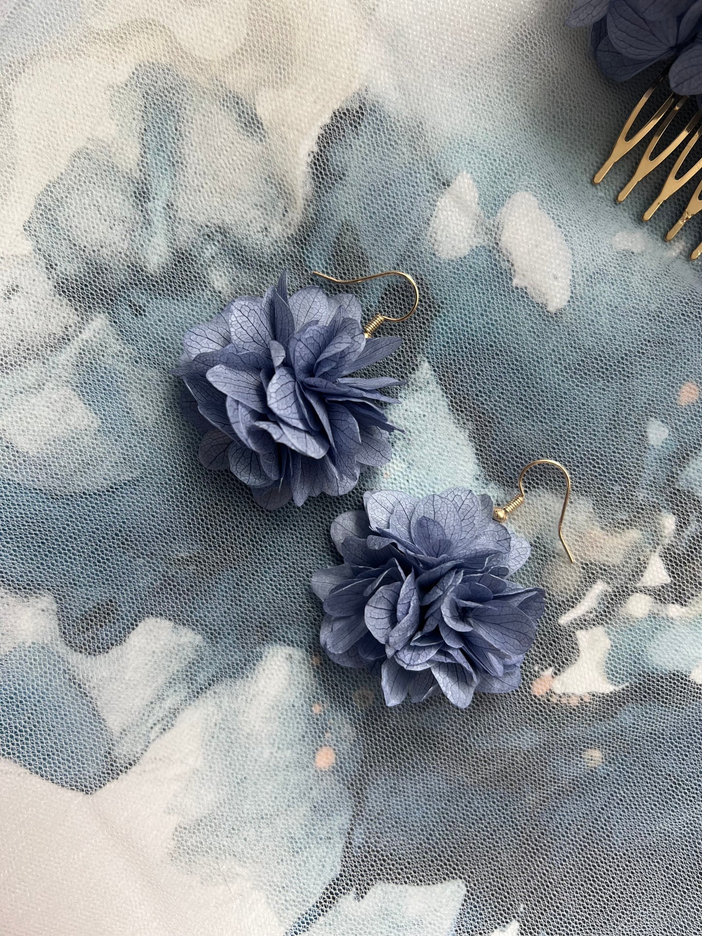 Bridal Earrings, Dusty Blue Hydrangea Earrings for Brides, Blue Floral Earrings, Blue Flower Earrings, Dried Flower Earrings, Something Blue