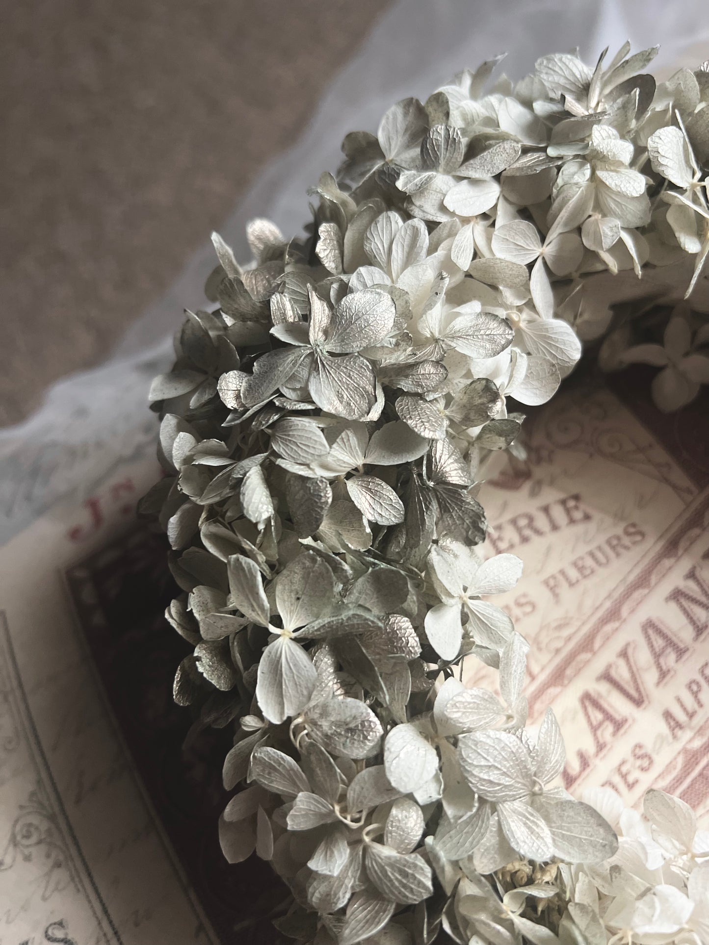 Winter Wonderland Inspired Wedding Crown, Frosty White and Silver Flower Crown for Brides, Hydrangea Tiara, Statement Headband for Wedding