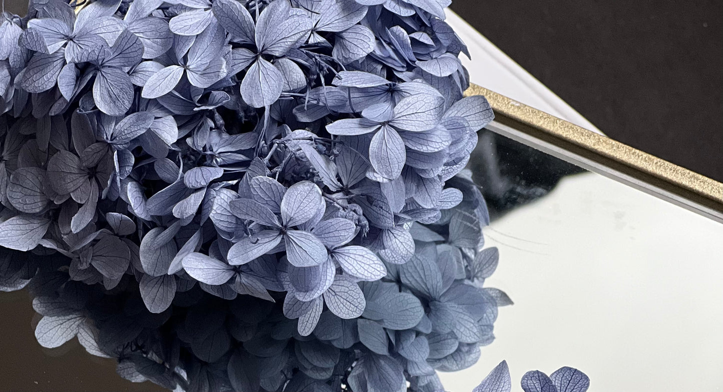 Dusty Blue Dried Flower Mini Hair Pins, Minimalist Wedding Hair Piece, Blue Beach Wedding Minimal Floral Hair Sprig, Hair Pin Set for Brides