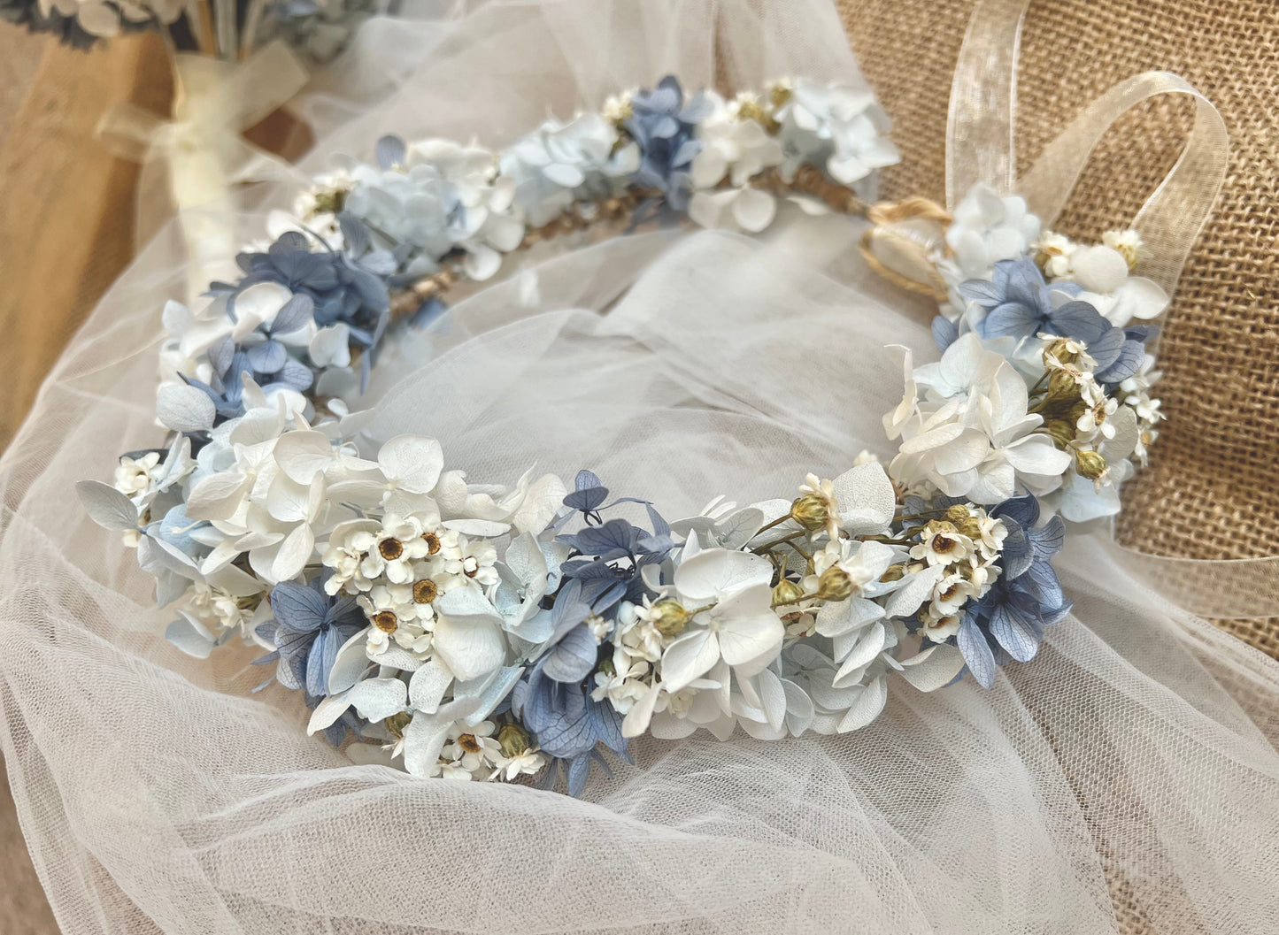 Dusky Blue Hydrangea and Dried Daisy Headband, Dusty Blue Wedding Flowers, Light Blue and Daisy Headpiece, Hydrangea Wedding Bouquet Boho