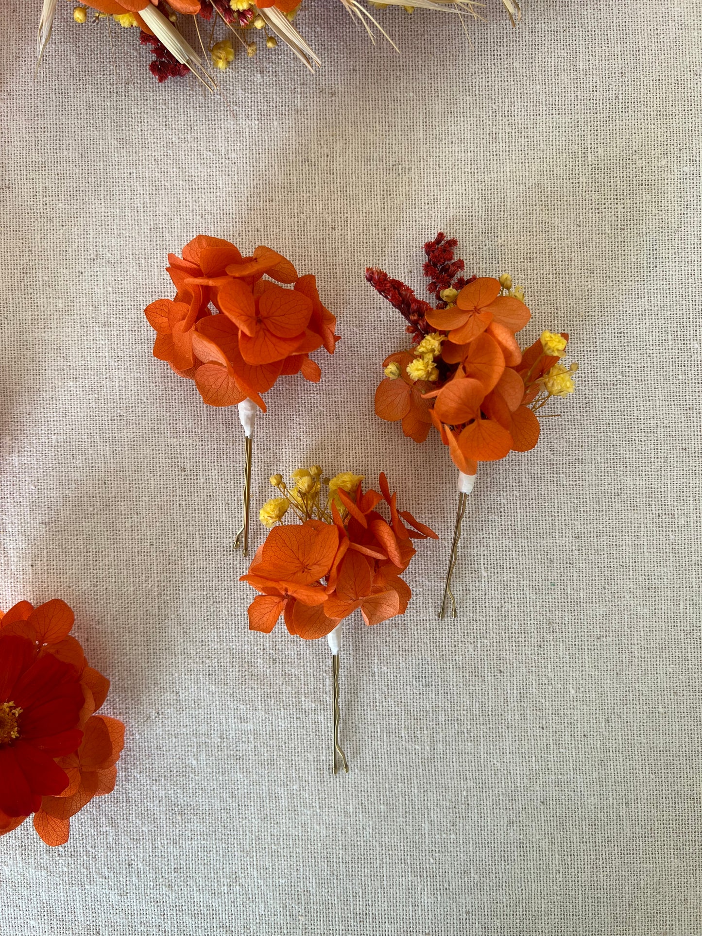 Bright Orange Floral Hair Pins, Autumnal Dried Flower Har Pins for Wedding, Bridal Hair Accessories for Fall Wedding