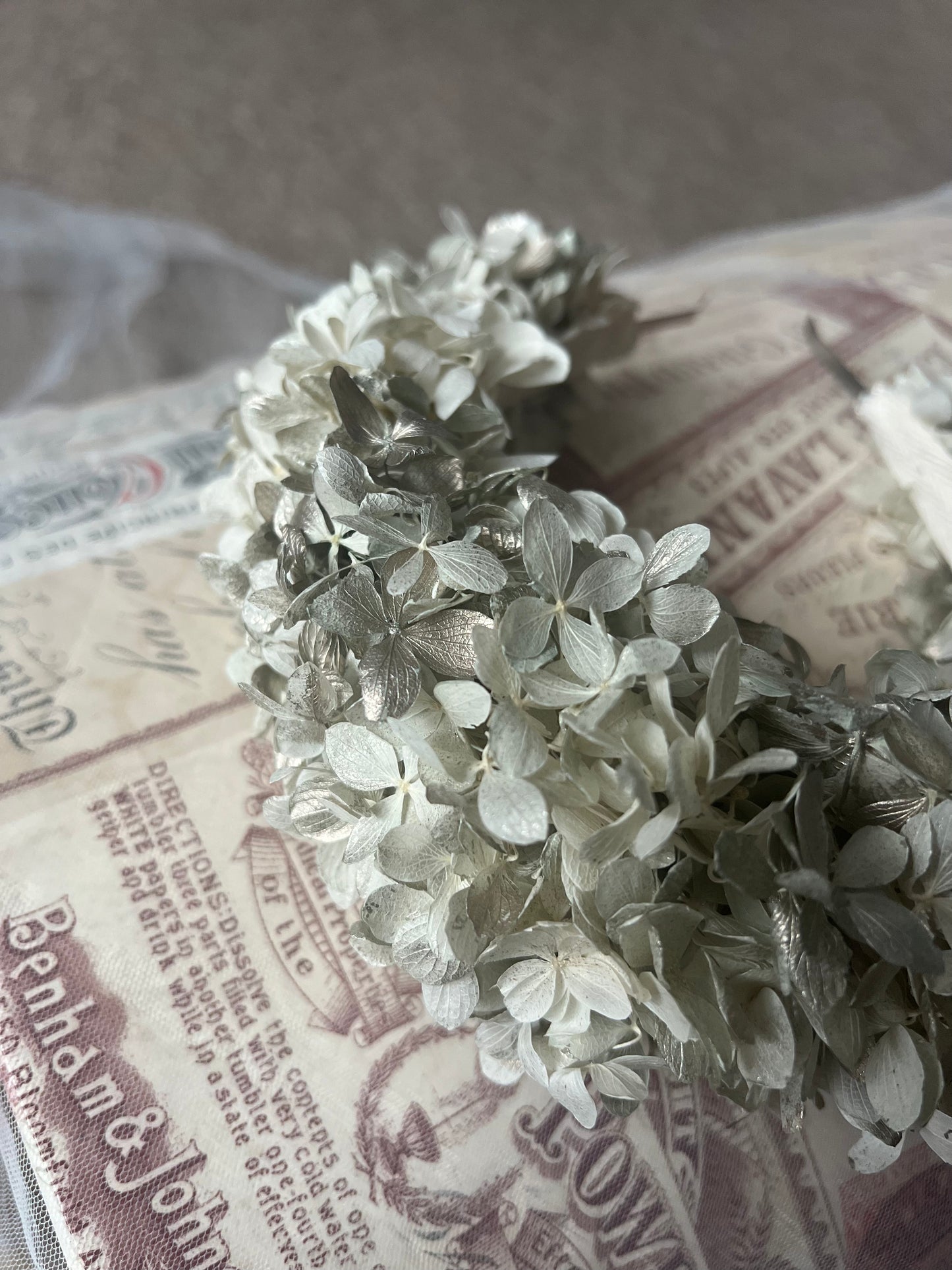 Winter Wonderland Inspired Wedding Crown, Frosty White and Silver Flower Crown for Brides, Hydrangea Tiara, Statement Headband for Wedding