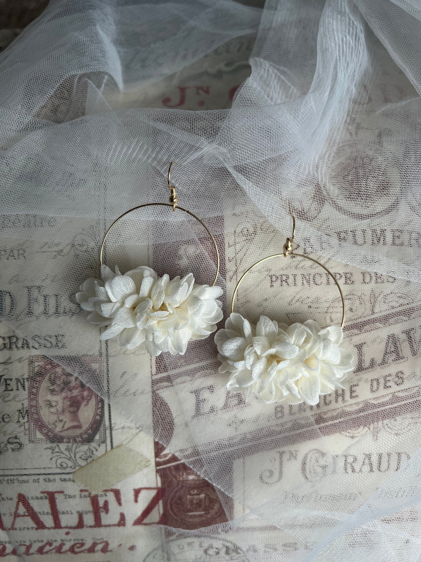 Gold or Silver plated Bohemian Bridal Flower Earrings, Bridal jewelry UK, White Hydrangea Earrings, Boho Wedding Flowers, Gold Plated Minimal Jewelry