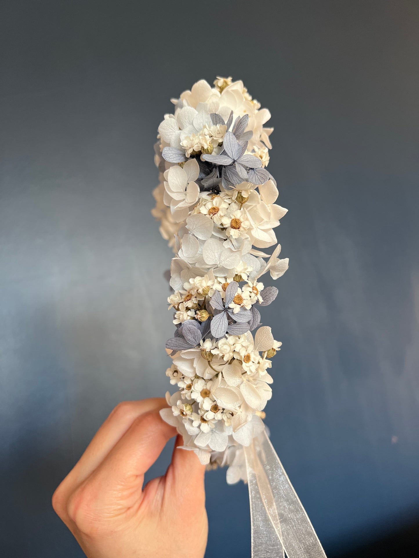 Dusky Blue Hydrangea and Dried Daisy Headband, Dusty Blue Wedding Flowers, Light Blue and Daisy Headpiece, Hydrangea Wedding Bouquet Boho