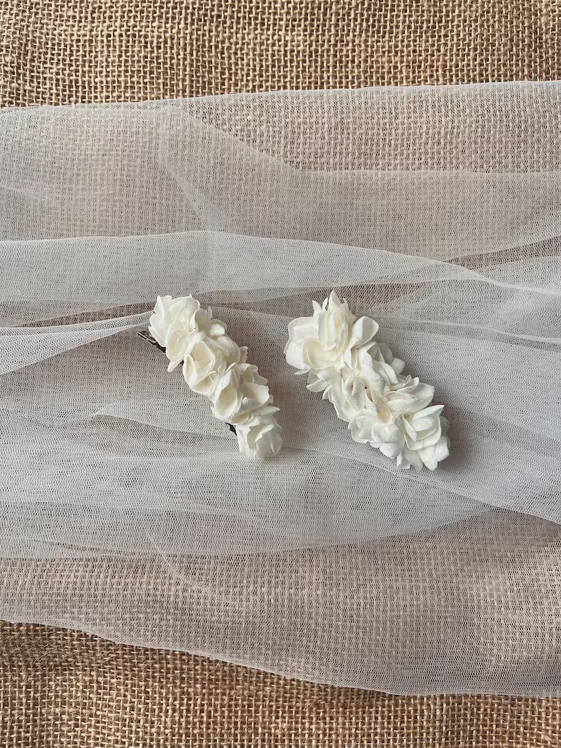 White Flower Barrette, Boho Bridal Headpiece, Preserved Hydrangea, Bohemian Wedding Accessories, Stabilised Flower Headband, Bride Headpiece