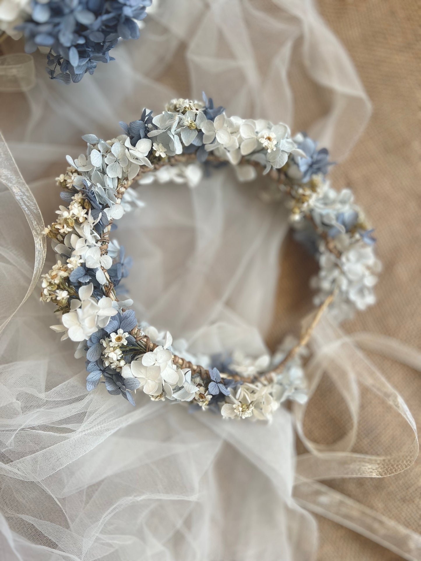 Dusky Blue Hydrangea and Dried Daisy Headband, Dusty Blue Wedding Flowers, Light Blue and Daisy Headpiece, Hydrangea Wedding Bouquet Boho