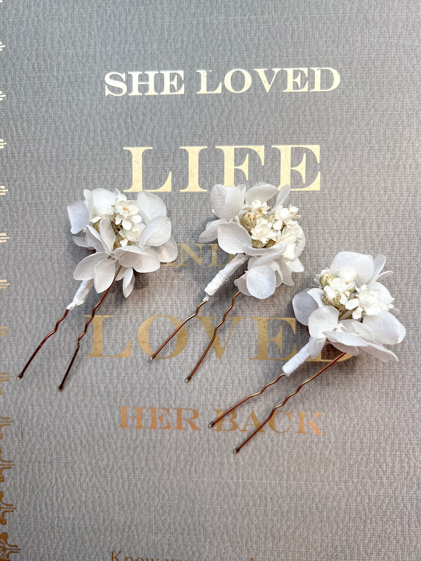 Daisy Hair Pins, Dried Flower Hair Pins, White Dried Daisy Headpiece, Floral Hair Accessories for Brides, Wedding Hair Pin Set