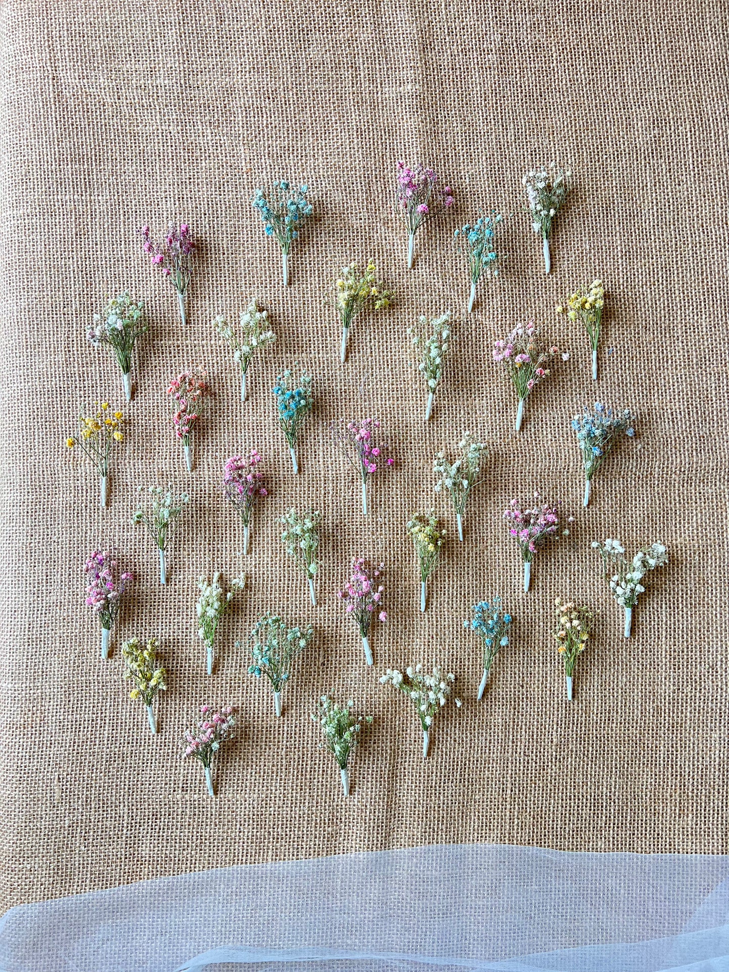 Colourful or White Dried Flower Hair Pins, Gypsophila Babys Breath Colorful Floral Hair Picks, Minimal Bridal Flower Girl Small Hair Piece