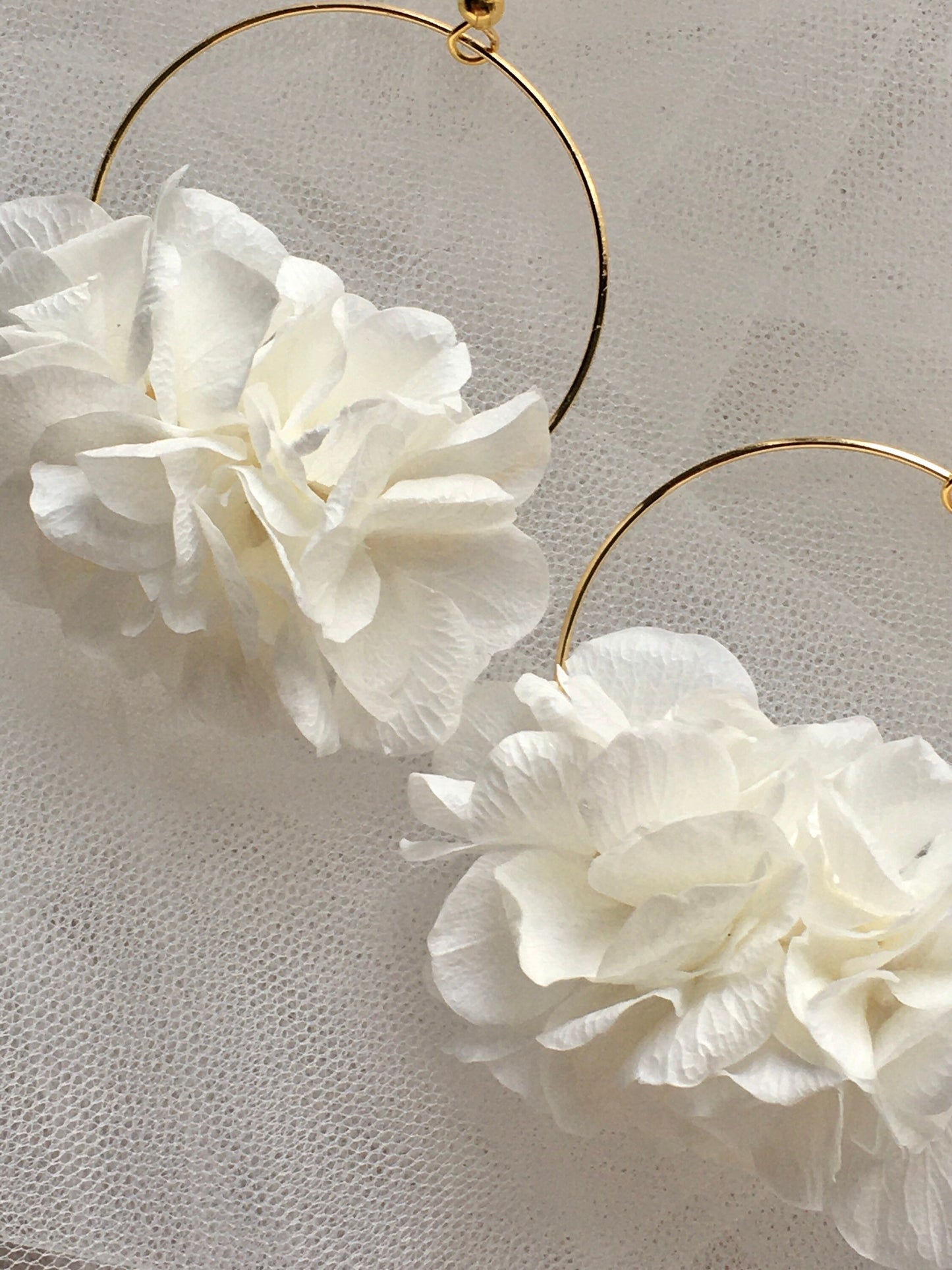 Gold or Silver plated Bohemian Bridal Flower Earrings, Bridal jewelry UK, White Hydrangea Earrings, Boho Wedding Flowers, Gold Plated Minimal Jewelry