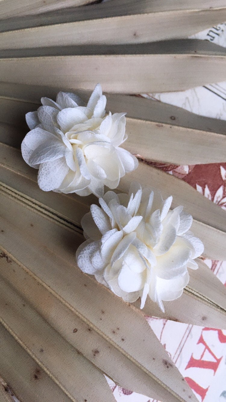 White Flower Drop Earrings, Minimal Boho Bridal Jewelry Handmade, Ivory Rustic Wedding Accessories, Preserved Hydrangea 925 Silver Earrings