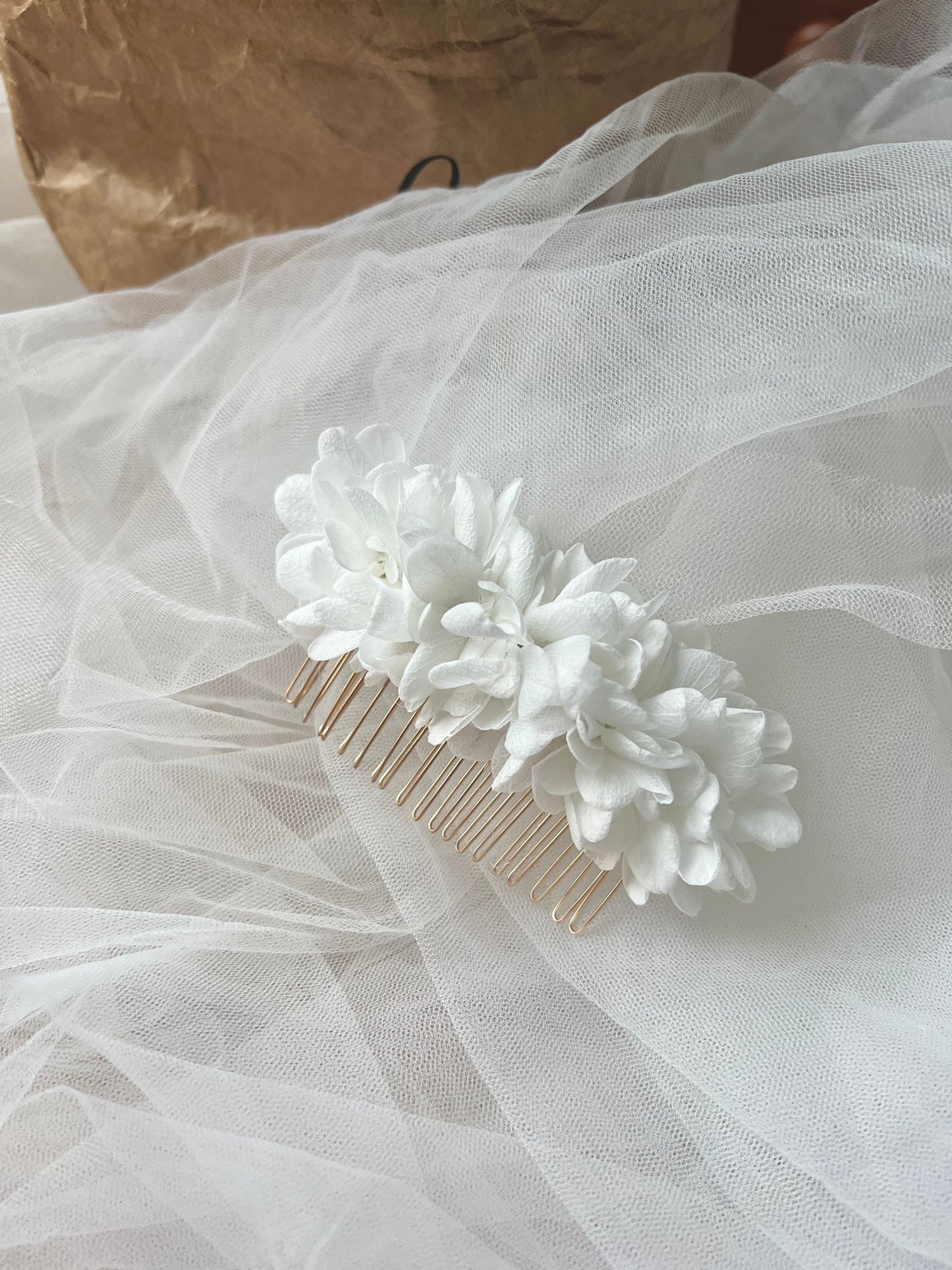 Bridal Flower Mini Comb White Pale Ivory, Minimalist Wedding Hair Pins, Bridal Hair Accessories, Dried Flower Updo Hair Floral Hair Comb