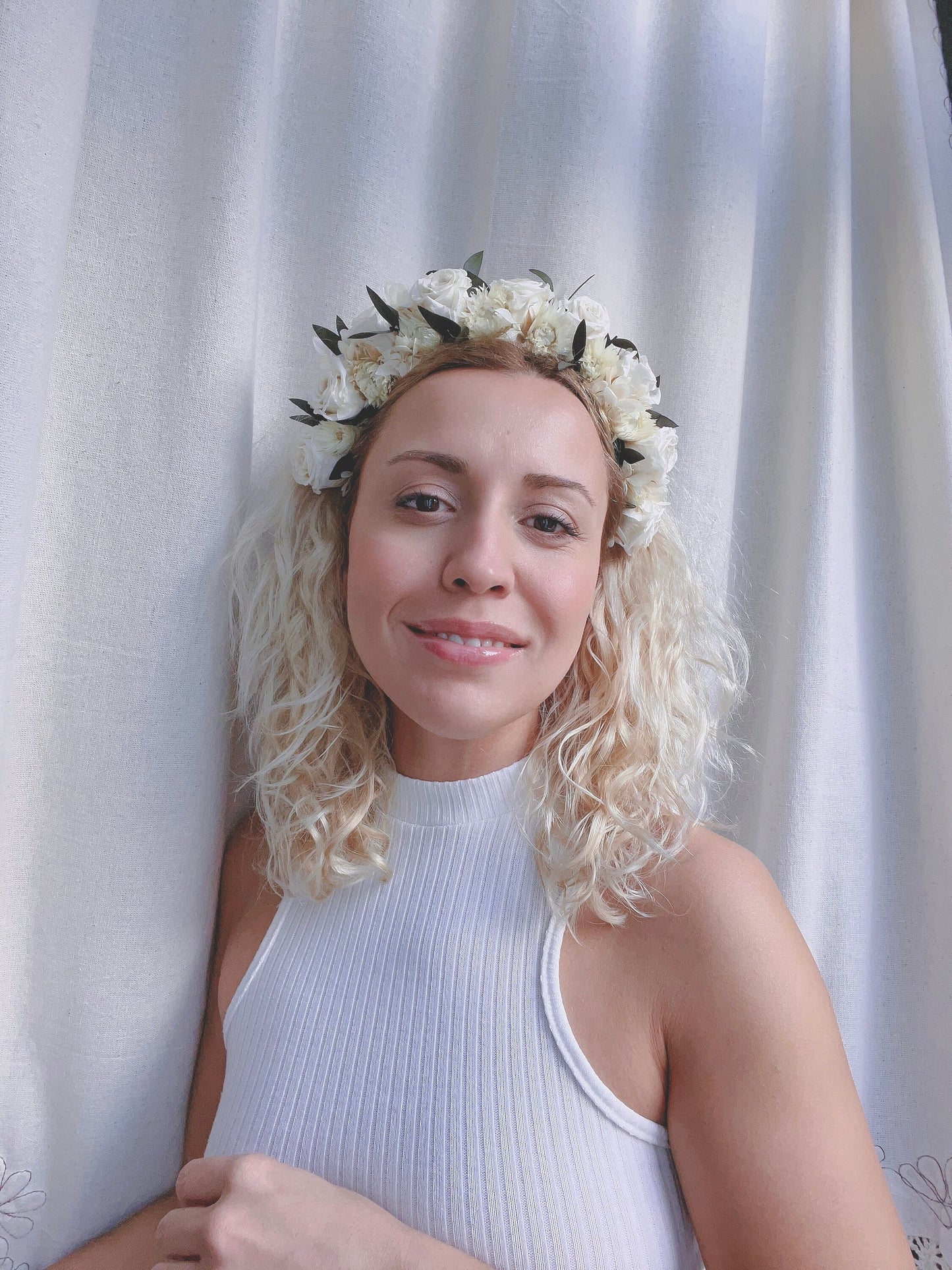 White and Green Boho Wedding Hair Piece, Romantic Bridal Everlasting Rose Greenery Flower Tiara, Wedding Hair Accessories Eucalyptus