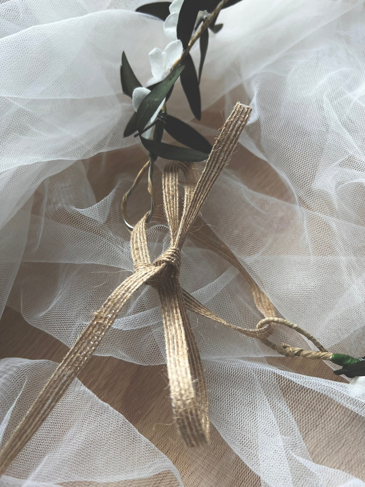 White And Green Wedding Flower Headband, Eucalyptus Minimal Tiny Hair Wreath, Tiny Bridal Dried Flower Crown Hair Piece