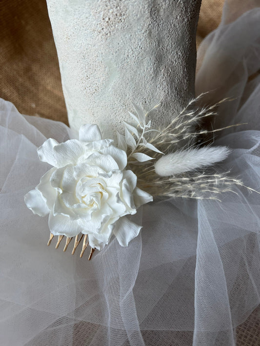 Preserved Gardenia White Rose Hair Piece Wild Looking Bohemian Flower Headpiece, Minimal Wedding Floral Hair Comb
