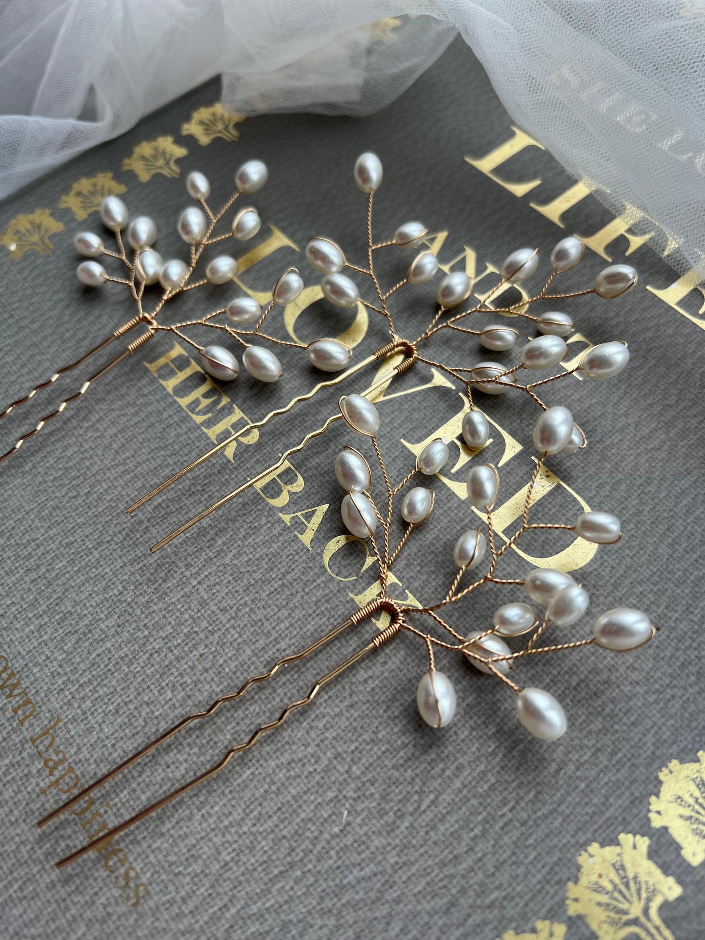 Pearl Minimal Bridal Hair Pins in Gold