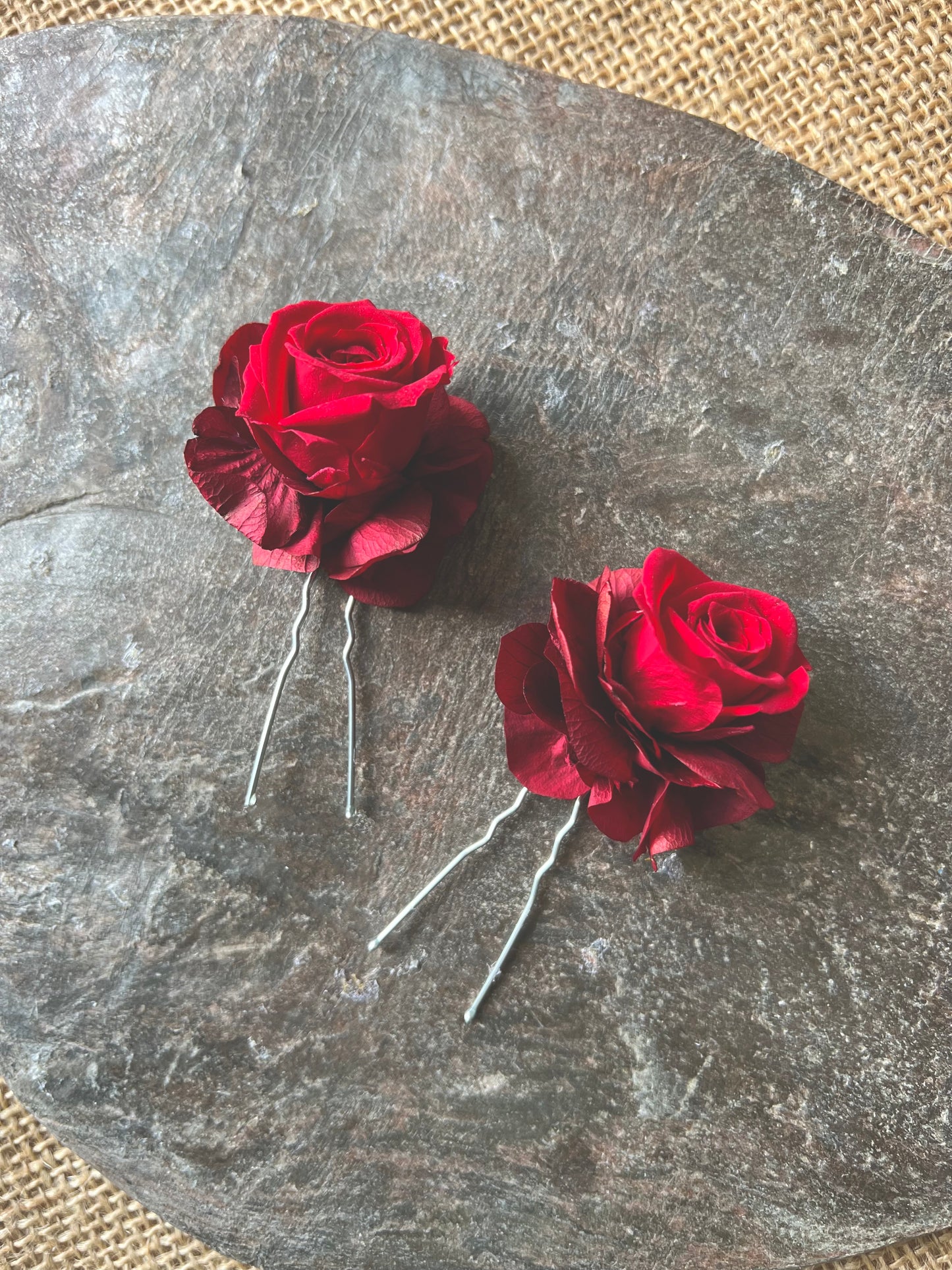 Red Rose Minimal Real Flower Hair Pins, Red Dried Flower Mini Hair Piece, Rose Wedding Hair Pin, Bridal Bridesmaids Flower Headpiece