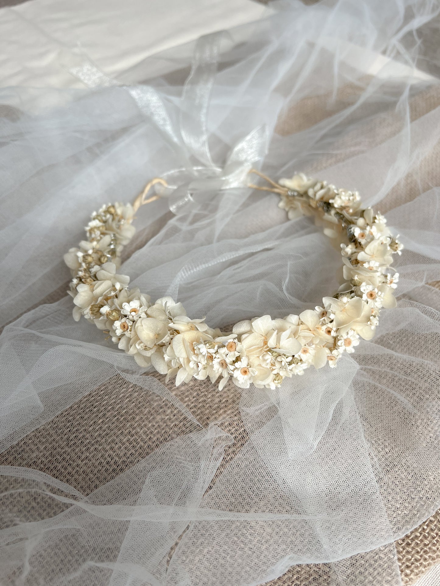 Boho Flower Crown, Cream Hydrangea and Mini Daisy Headband, Dried Flower Hair Wreath for Brides, Minimal Wedding Tiny Floral Headpiece