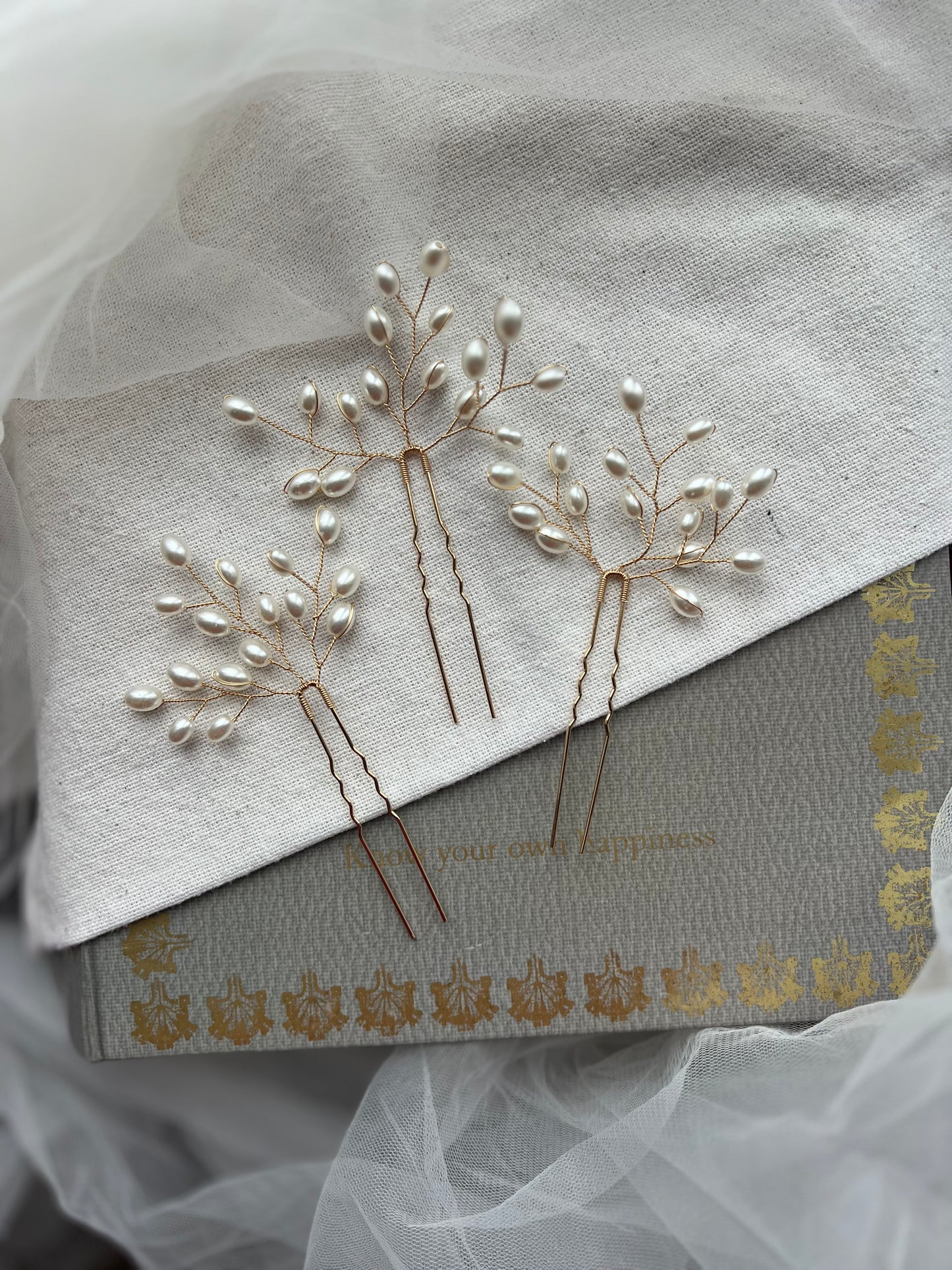 Pearl Minimal Bridal Hair Pins in Gold