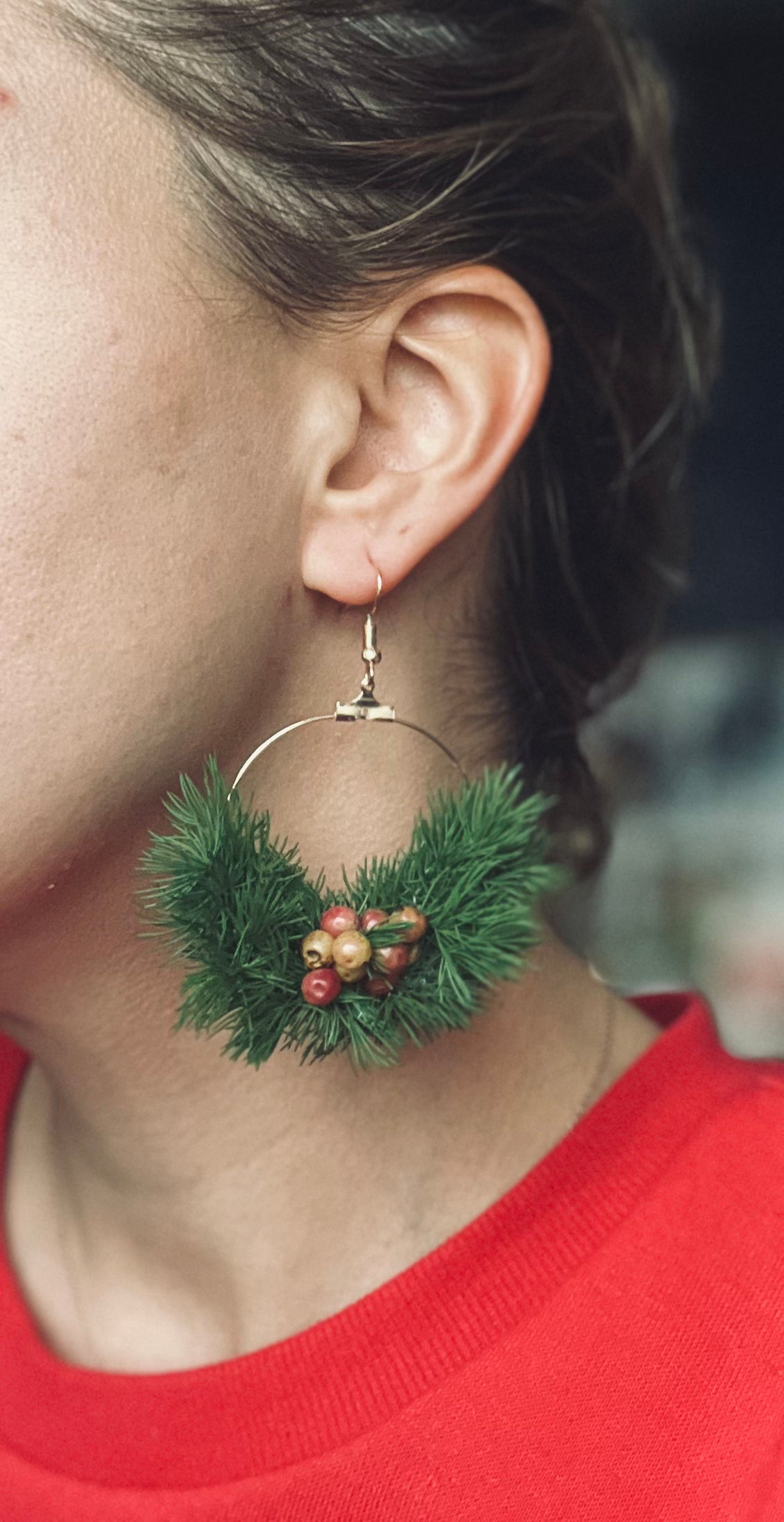 Festive Earrings Green Wreath, Everlasting Flowers Leaves Hoop Earrings for Christmas Look Gold Plated Silver Plated Drop Earrings Unique