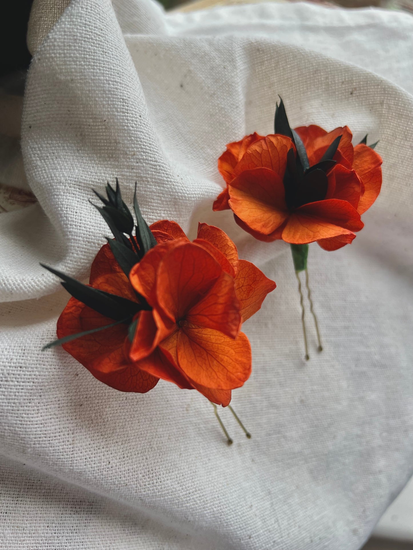 Terracotta Orange Floral Hair Pins, Autumnal Dried Flower Hair Pins, Orange and Green Wedding Hair Pin Set