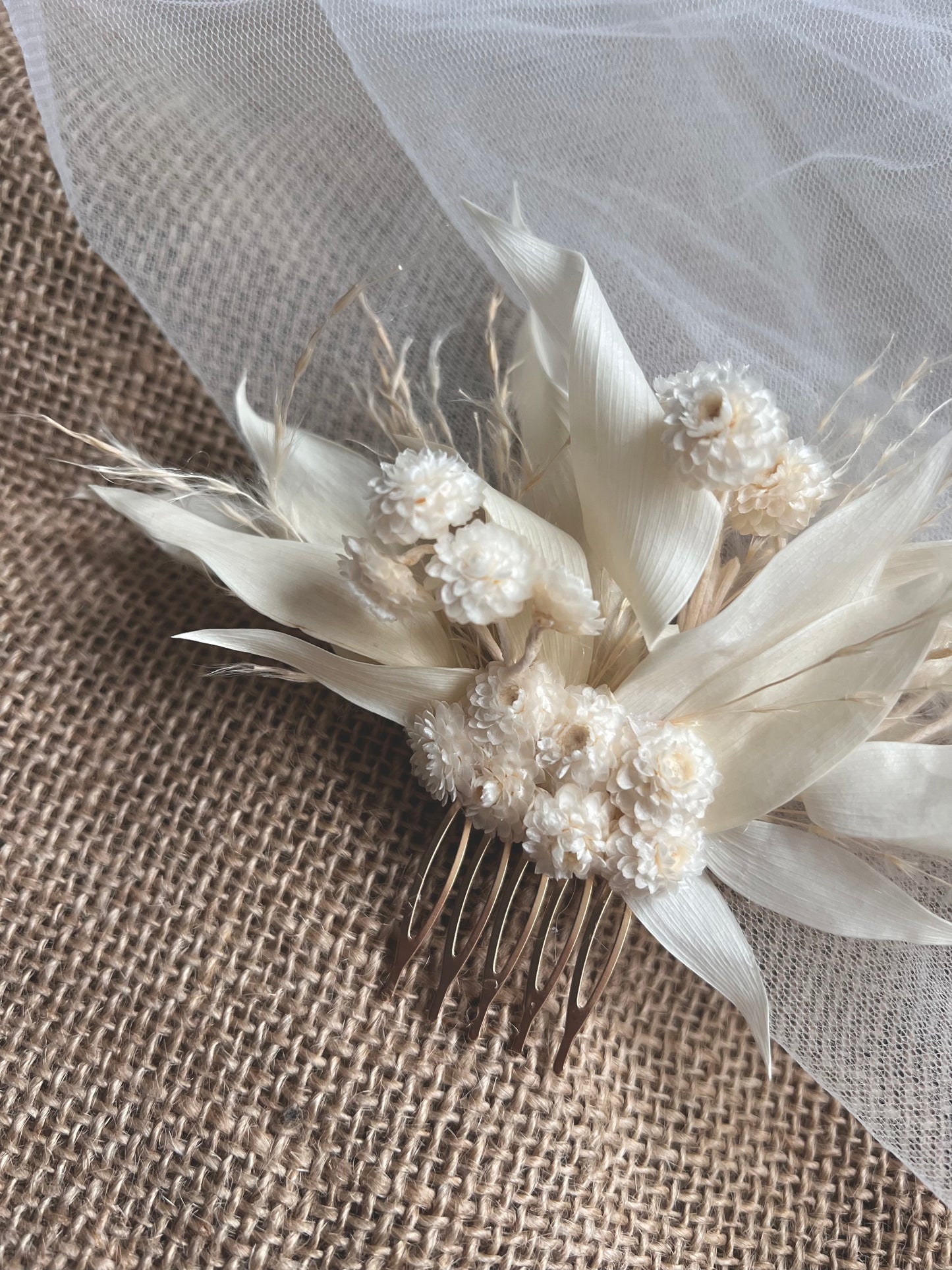 Boho Bridal White Ivory Dried Real Flower Hair Piece, Summer Wedding Romantic Bride Dry Flower Hair Comb, Floral Headpiece