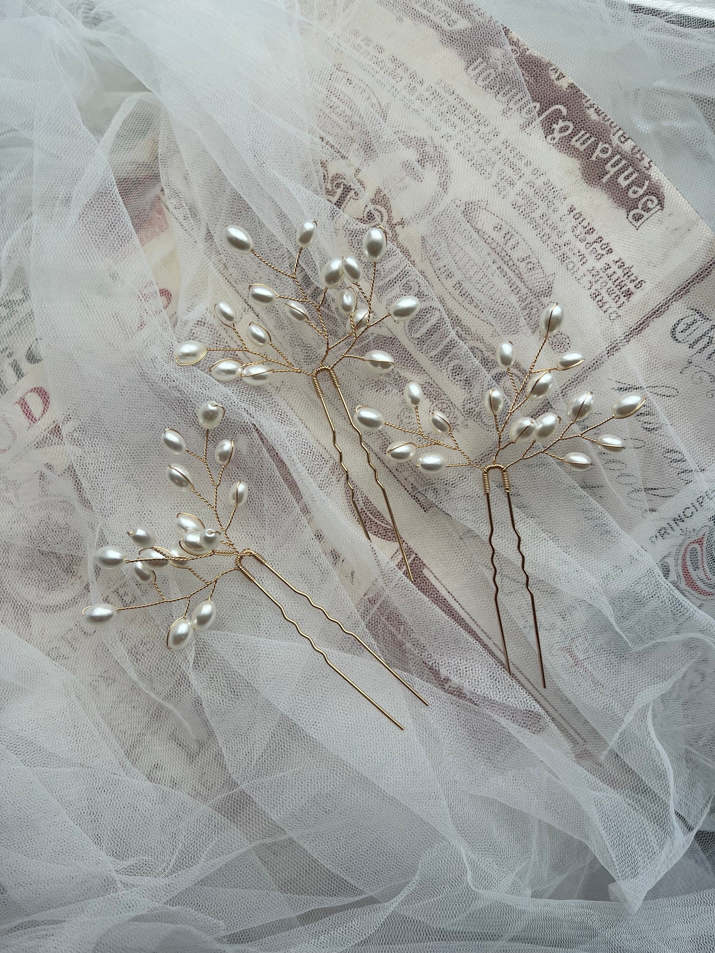 Pearl Minimal Bridal Hair Pins in Gold