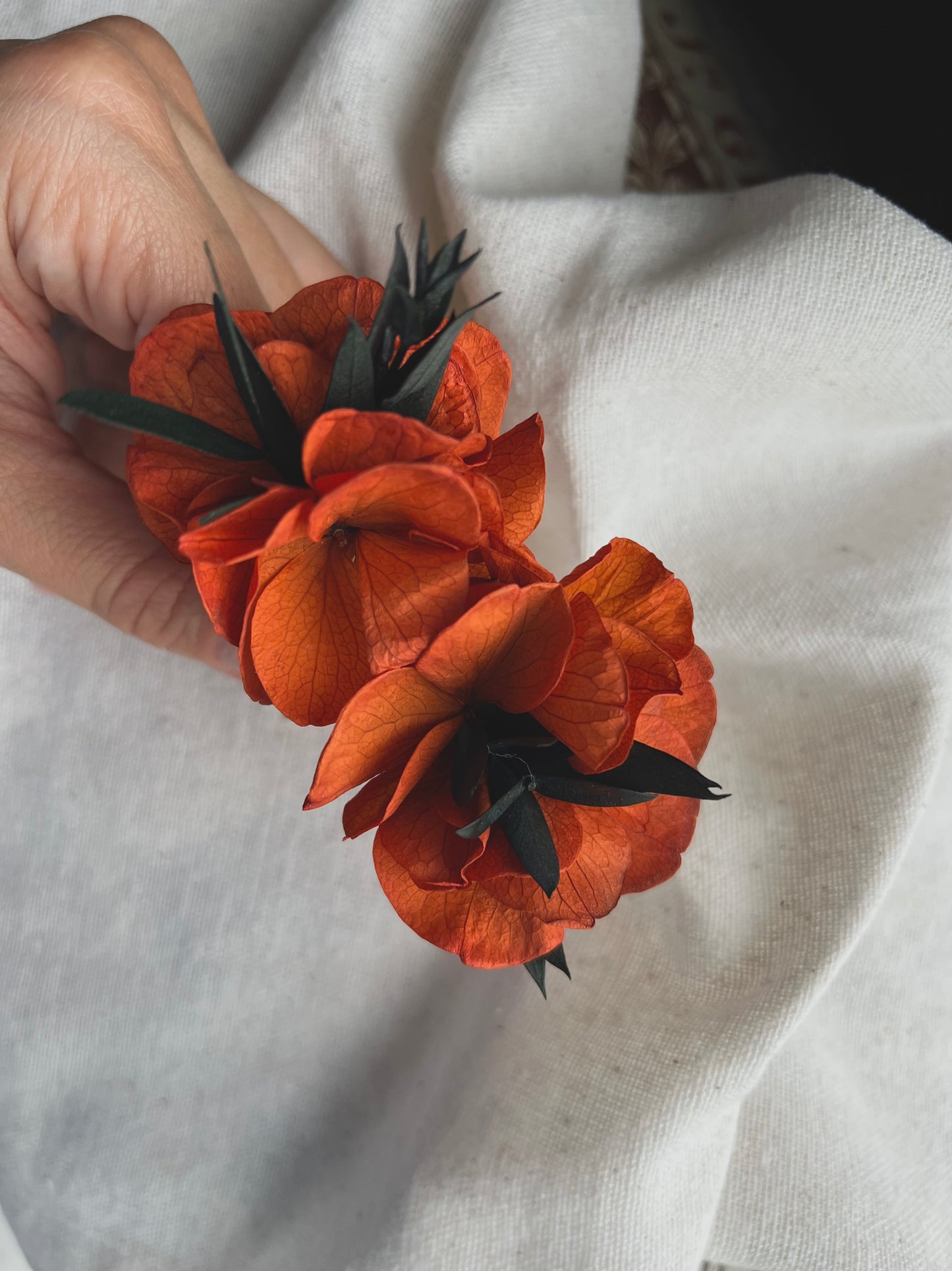 Terracotta Orange Floral Hair Pins, Autumnal Dried Flower Hair Pins, Orange and Green Wedding Hair Pin Set