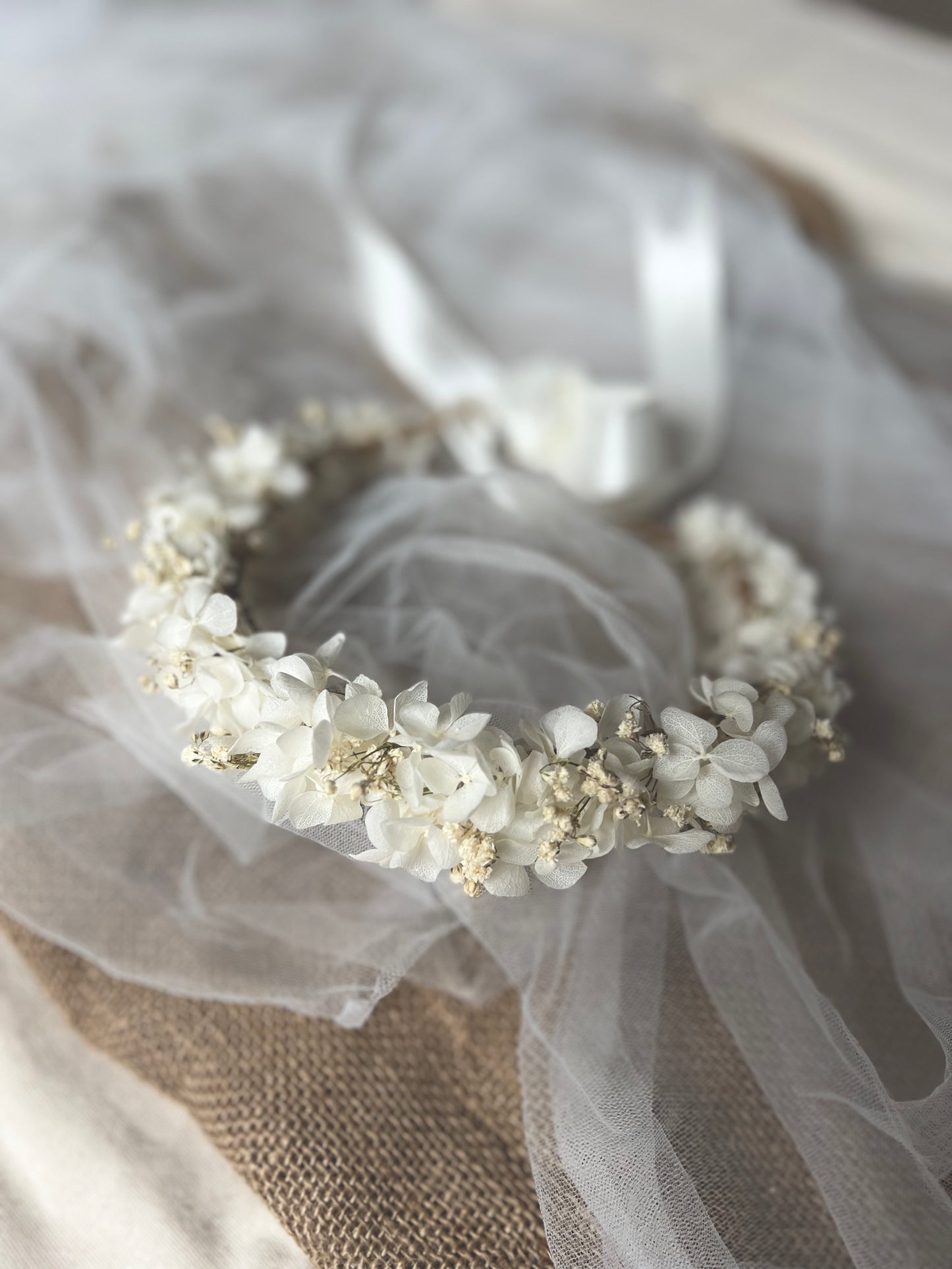 Boho Flower Crown, White Hydrangea and Gypsophila Headband, Dried Flower Hair Wreath for Brides, Minimal Wedding Tiny Floral Crown