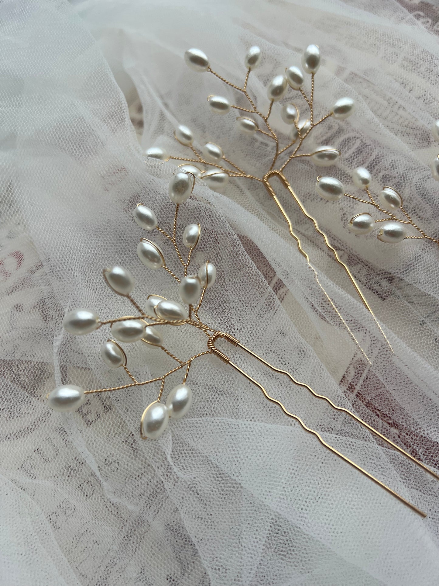 Pearl Minimal Bridal Hair Pins in Gold