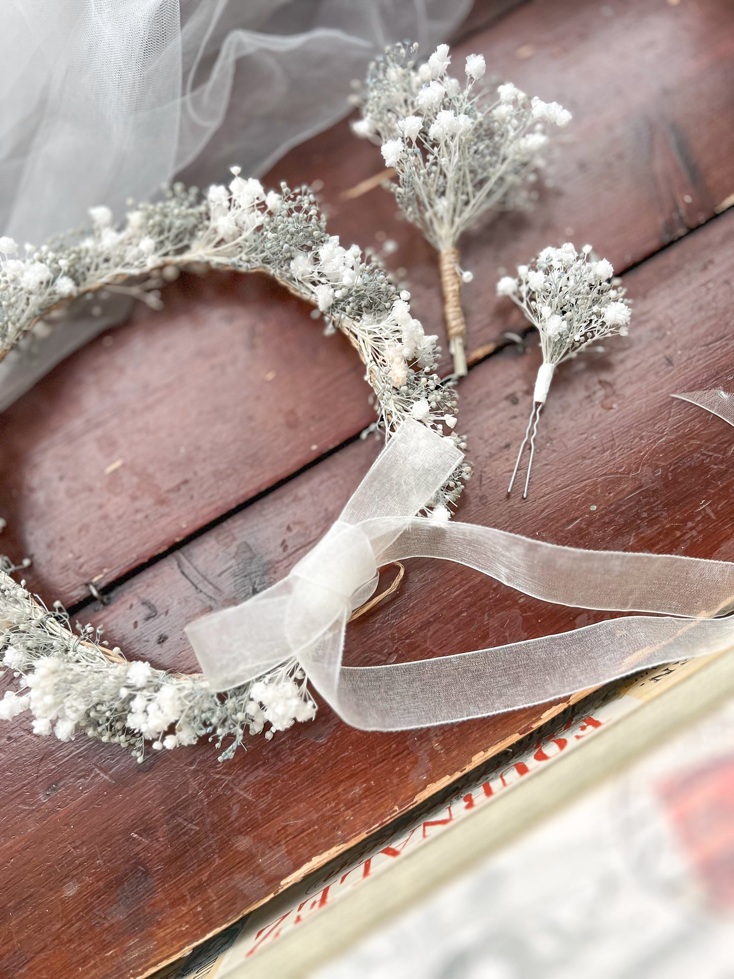 Preserved Gypsophila Headband White and Pale Blue Tiny Flower Crown and Wedding Flowers Set with Boutonniere, Babys Breath Hair Pins