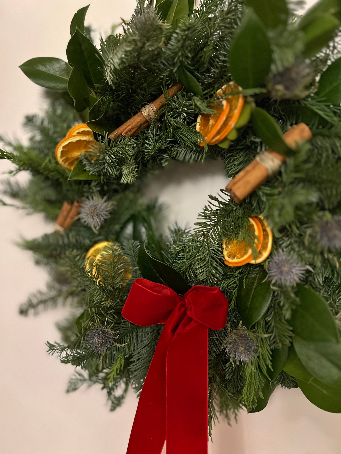 Fresh Christmas Wreath with Oranges, Thistle and Cinnamon Sticks 45 cm