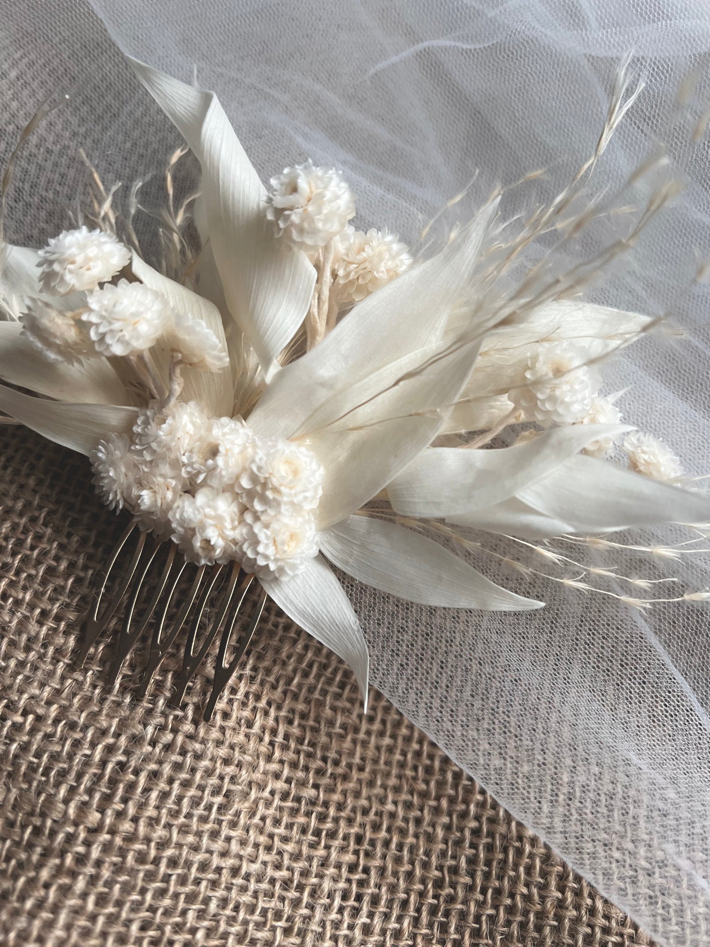 Boho Bridal White Ivory Dried Real Flower Hair Piece, Summer Wedding Romantic Bride Dry Flower Hair Comb, Floral Headpiece