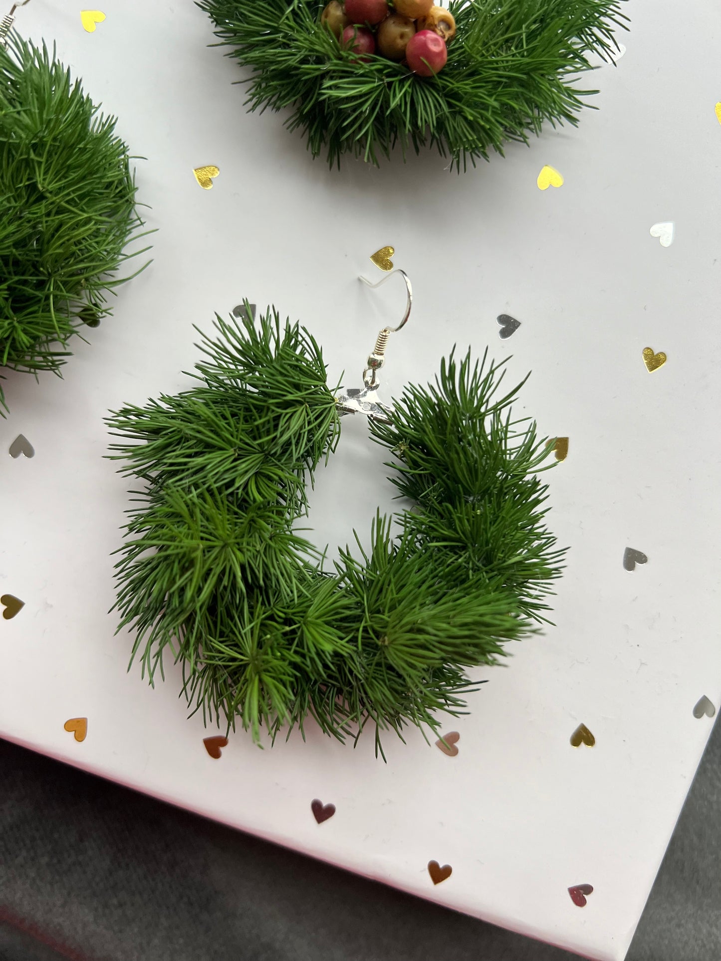Festive Earrings Green Wreath, Everlasting Flowers Leaves Hoop Earrings for Christmas Look Gold Plated Silver Plated Drop Earrings Unique