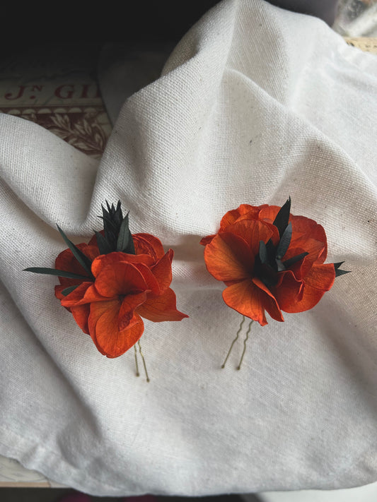 Terracotta Orange Floral Hair Pins, Autumnal Dried Flower Hair Pins, Orange and Green Wedding Hair Pin Set