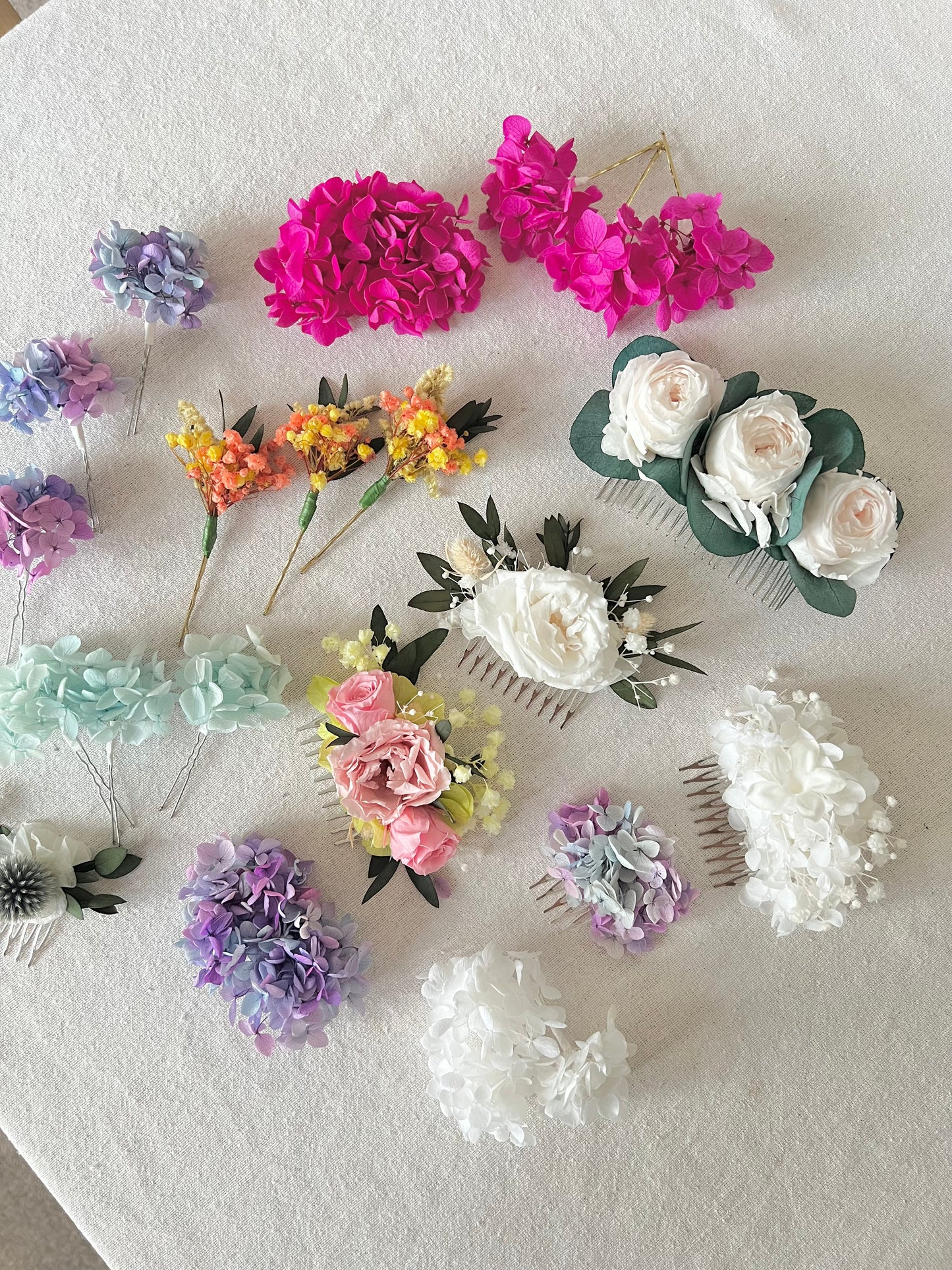 Bright Pink and Green Preserved Flower Hair Comb for Bride, Garden Wedding Floral Headpiece with French Roses and Eucalyptus