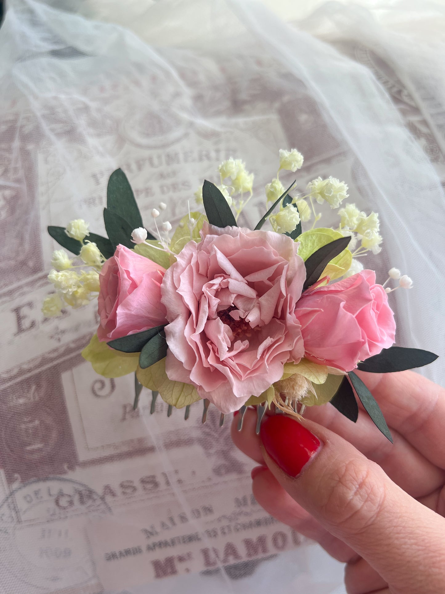 Bright Pink and Green Preserved Flower Hair Comb for Bride, Garden Wedding Floral Headpiece with French Roses and Eucalyptus