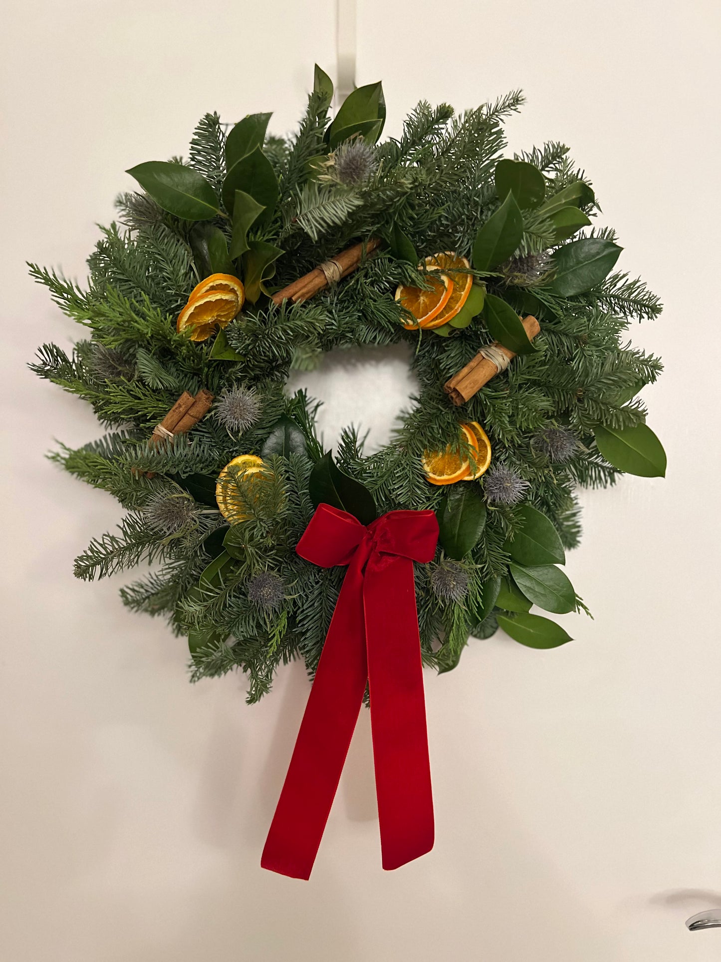 Fresh Christmas Wreath with Oranges, Thistle and Cinnamon Sticks 45 cm