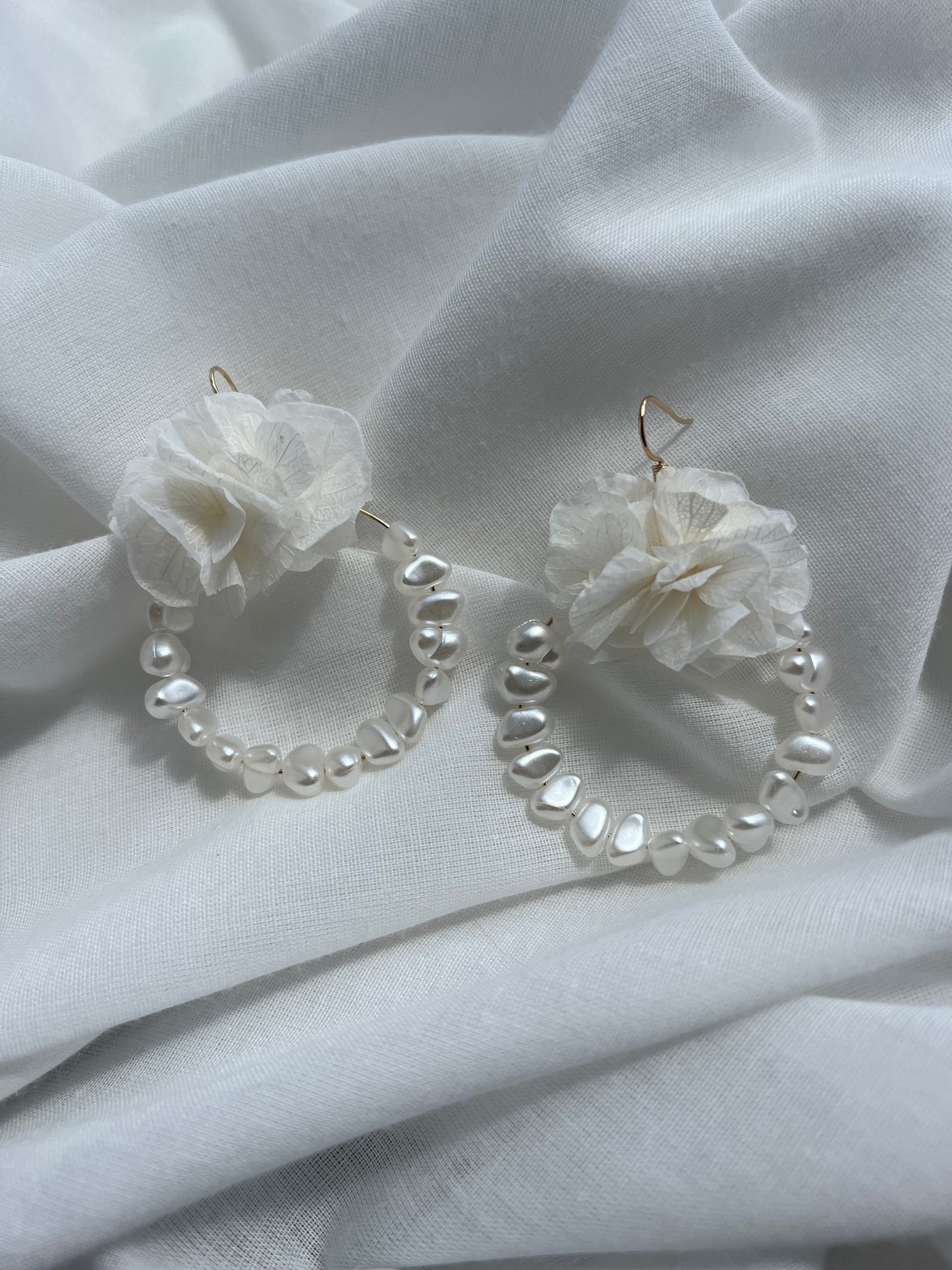 Pearl Earrings for Bride, Preserved Hydrangea Wedding Jewellery, Boho Bridal Shower Gift, Gold Plated Floral Earrings