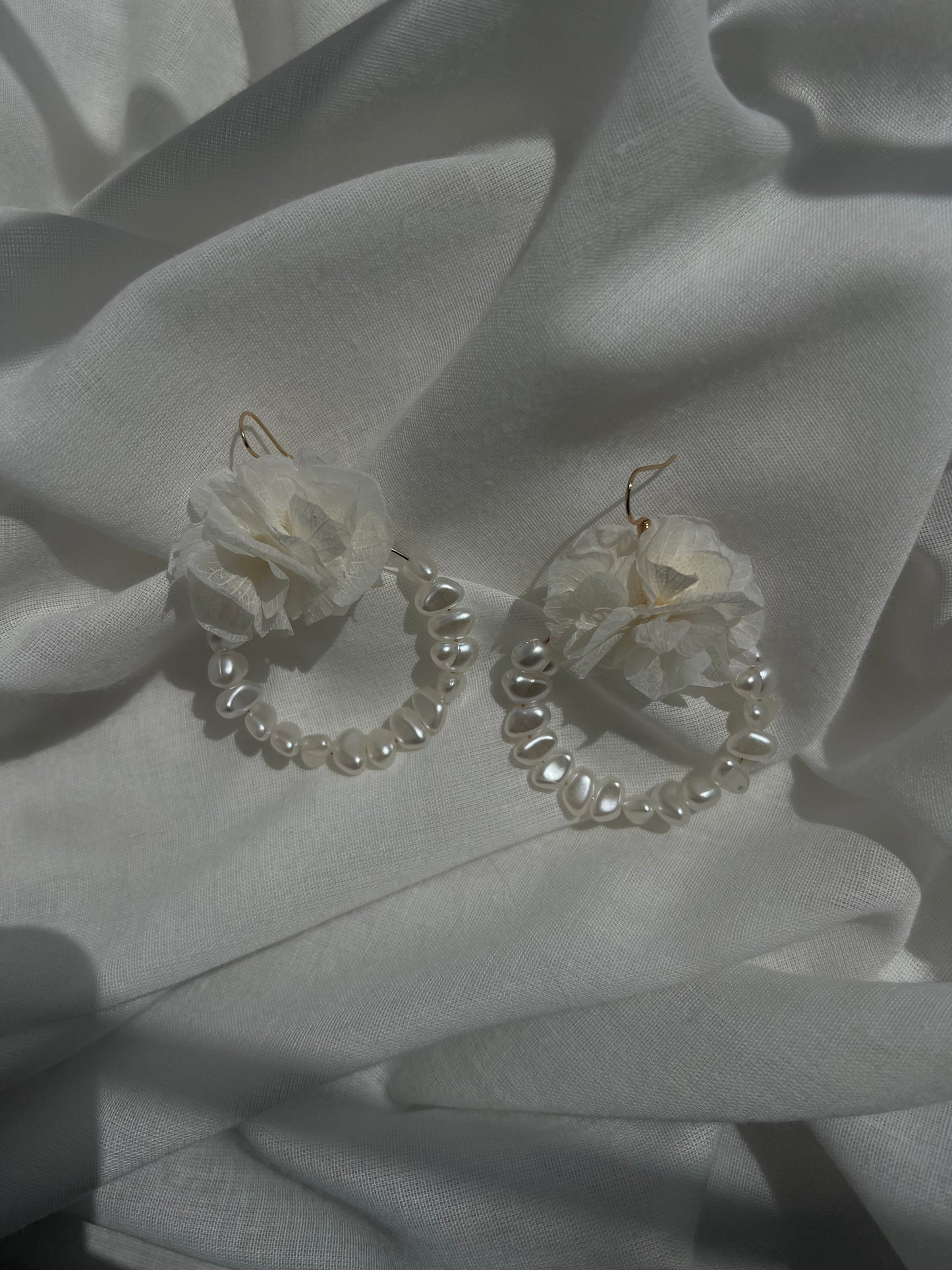 Pearl Earrings for Bride, Preserved Hydrangea Wedding Jewellery, Boho Bridal Shower Gift, Gold Plated Floral Earrings