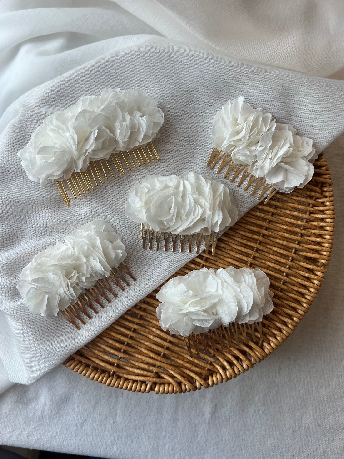 Bridal Flower Mini Comb White Pale Ivory, Minimalist Wedding Hair Pins, Bridal Hair Accessories, Dried Flower Updo Hair Floral Hair Comb