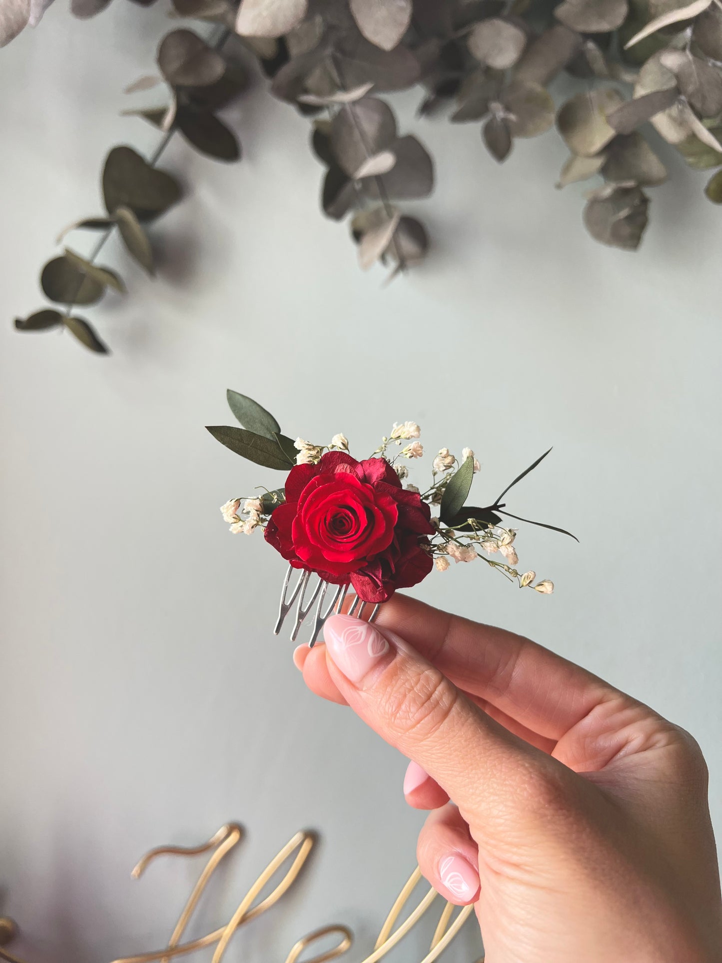 Classic Red Rose Everlasting Bridal Hair Piece, Minimalist Wedding Bridal Dried Flower and Eucalyptus Gypsophila Hair Comb