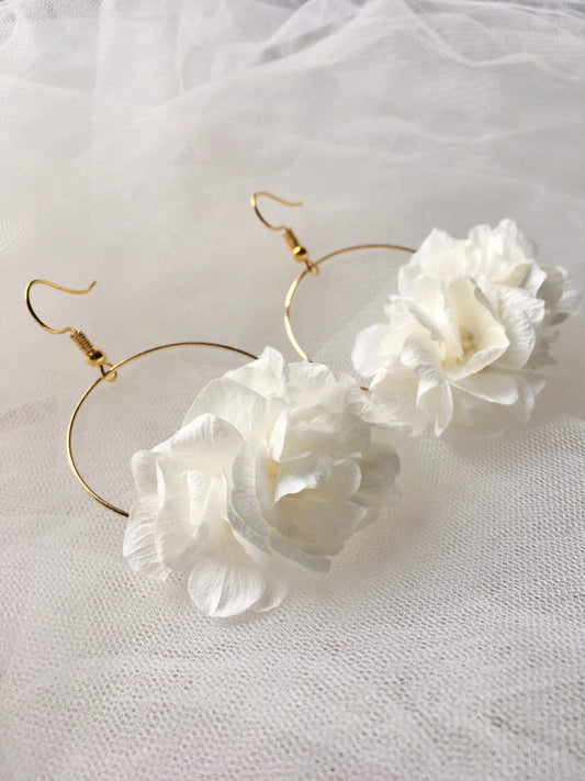 Bohemian Bridal Flower Earrings, Bridal jewelry UK, White Hydrangea Earrings, Boho Wedding Flowers, Gold Plated Minimal Jewelry