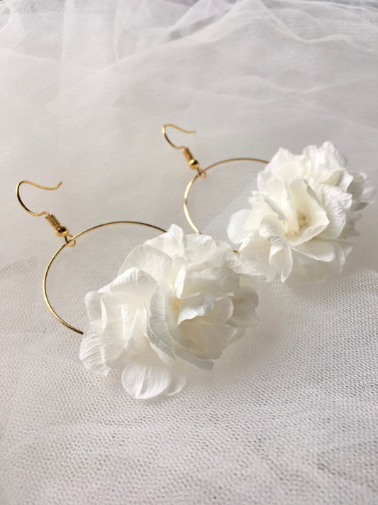 14crt gold plated Bohemian Bridal Flower Earrings, Bridal jewelry UK, White Hydrangea Earrings, Boho Wedding Flowers, Gold Plated Minimal Jewelry