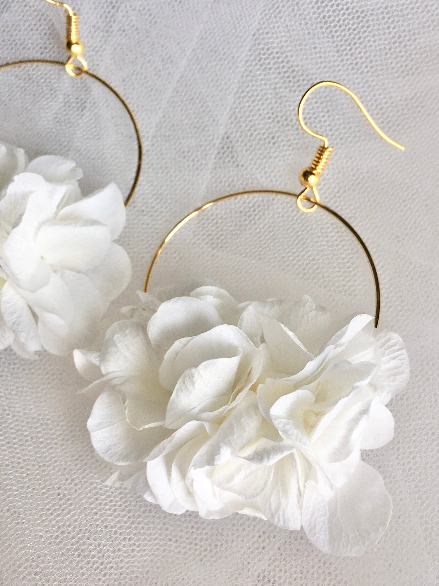 14crt gold plated Bohemian Bridal Flower Earrings, Bridal jewelry UK, White Hydrangea Earrings, Boho Wedding Flowers, Gold Plated Minimal Jewelry