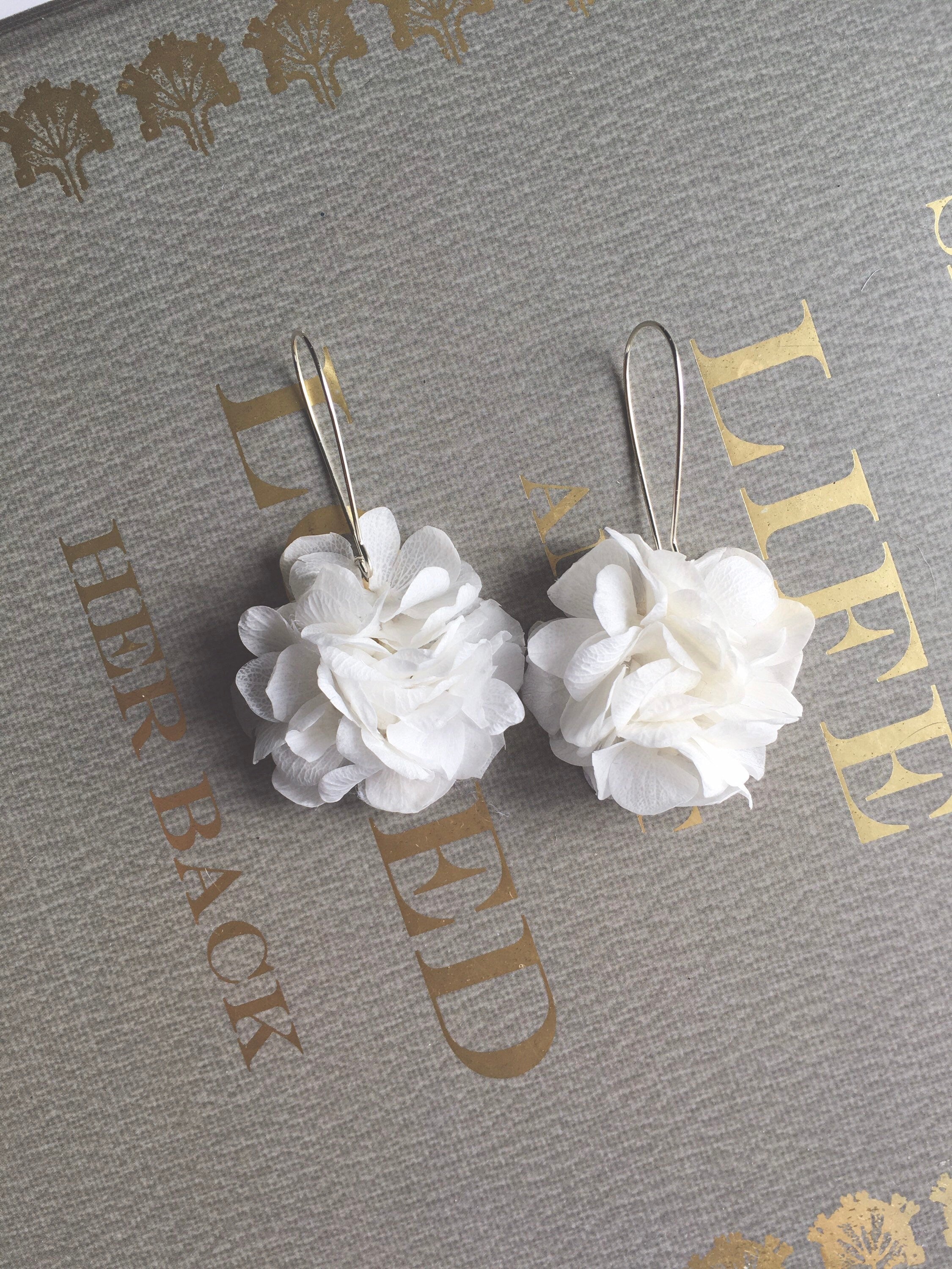 Preserved Flower Earrings AURÉLIE White - Etsy